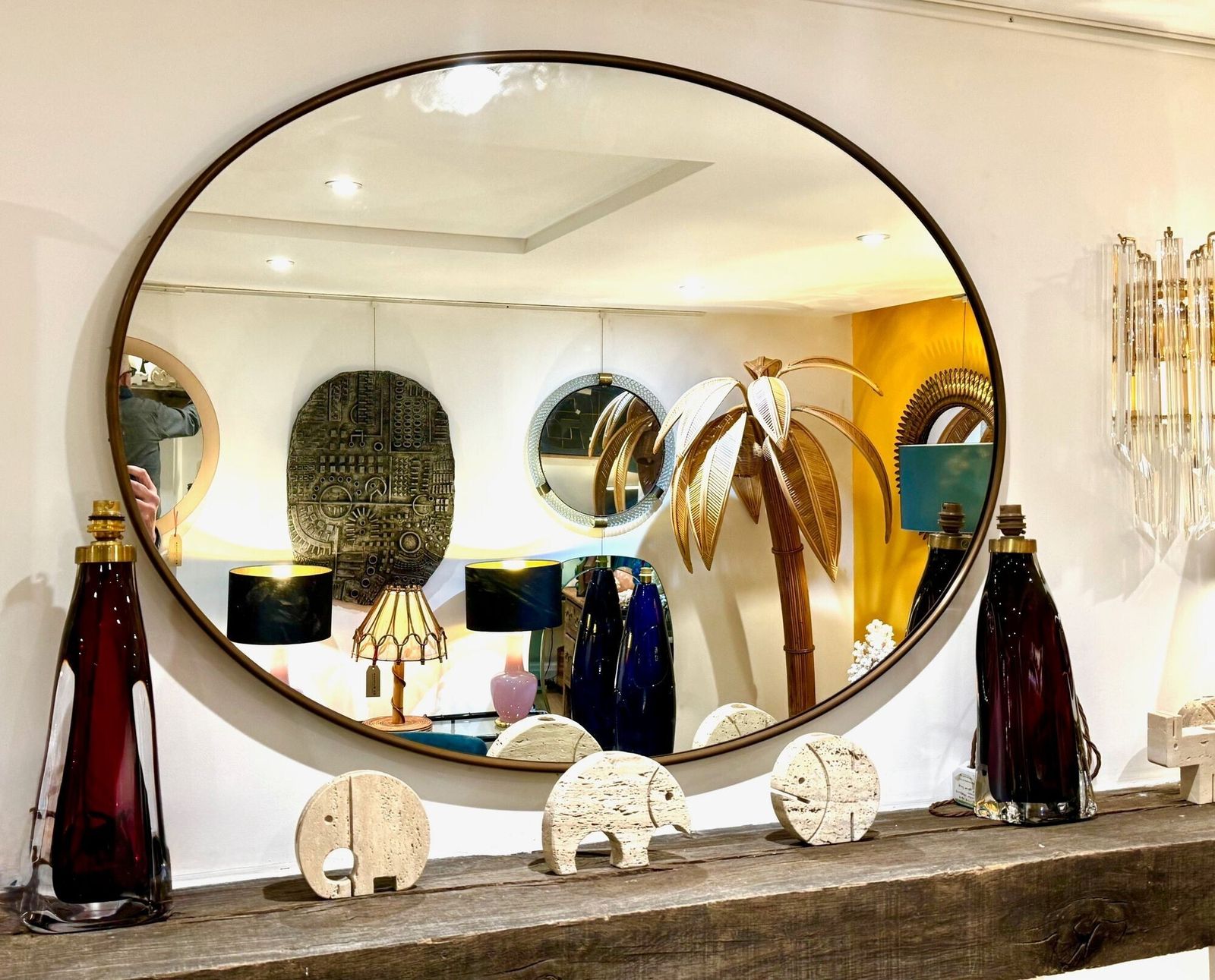 photo vinterior A Large Orignal Italian 1960s Oval Brass Framed Mirror