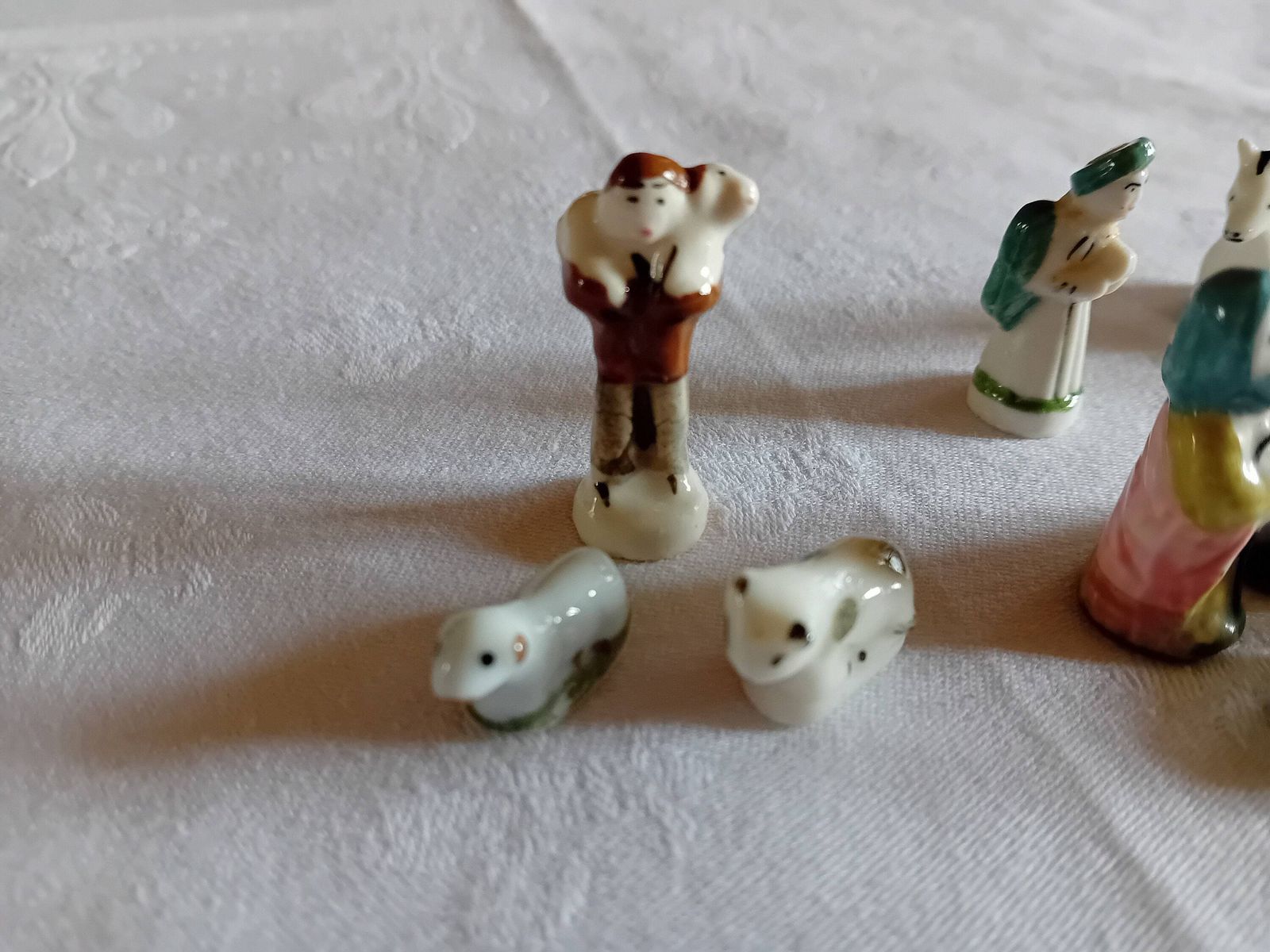 Miniature Nativity Scene Tweleve Vintage Hand Painted Feves photo vinterior