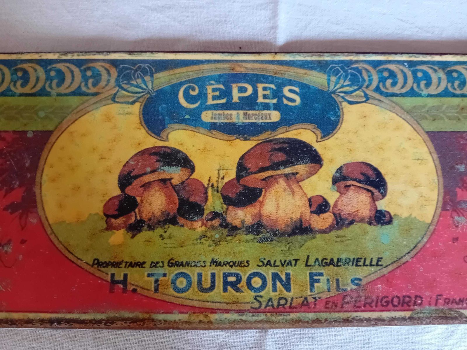 Metalen Reclamebord Cepes Paddenstoelen H.Touron, Perigord, Frankrijk photo furniture