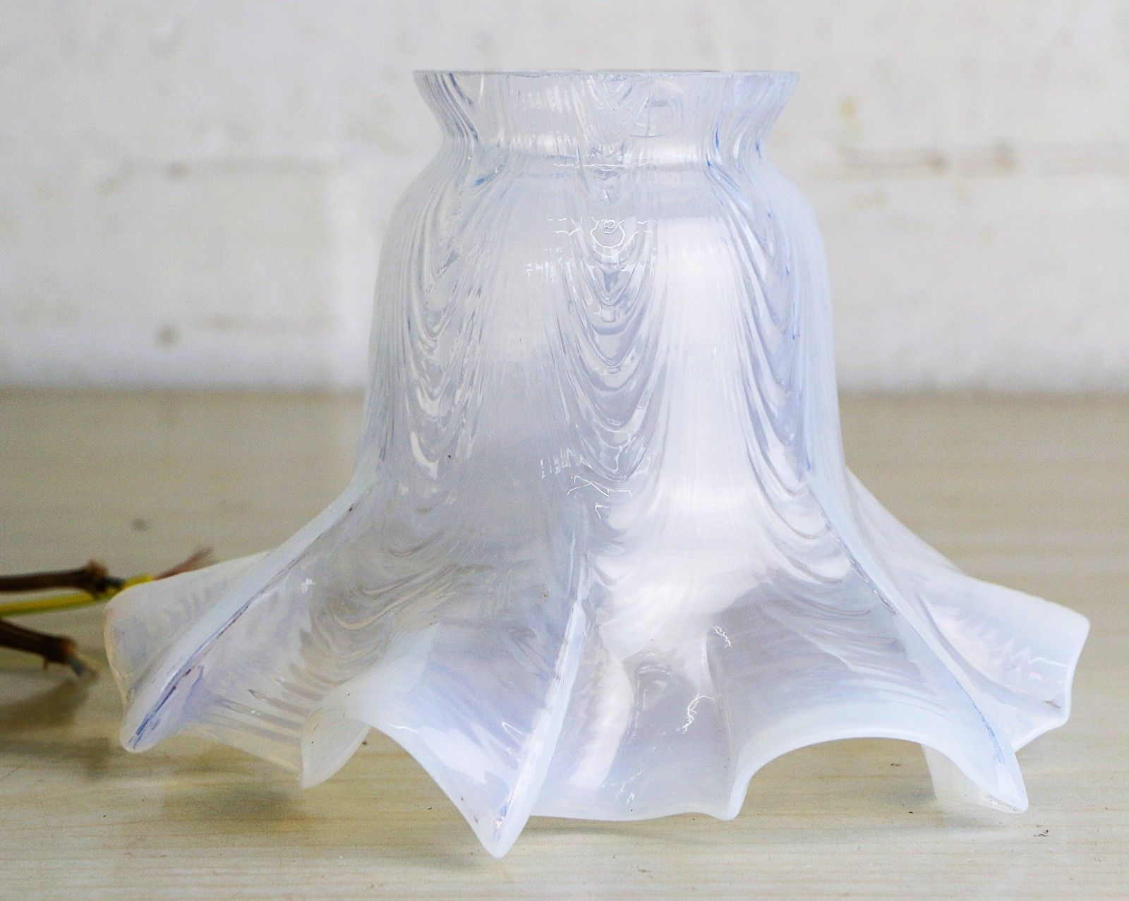 130.0 Ceiling Light An Antique Small Glass Opalescent Frilled Lampshade New Fittings photo