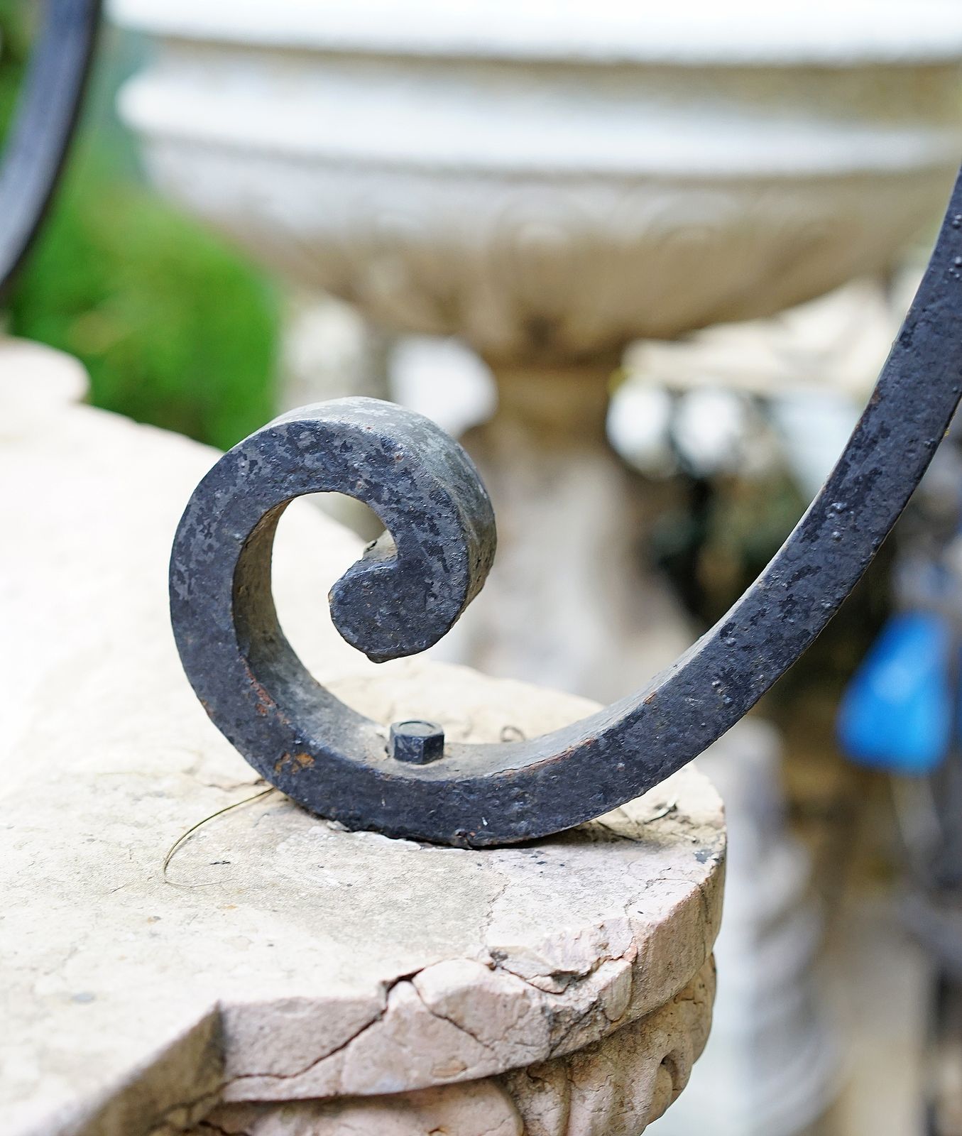 XVII Century Renaissance Venetian Rosso Verona Marble Wellhead/Cistern With Wrought Iron Top Pulley Over Octagonal Base, Italy photo for sale
