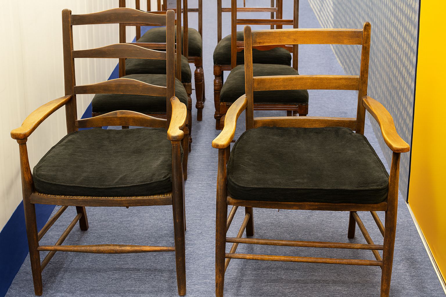 Set Of 4 Dining Chairs + 2 Carvers With Matching Cushions, Early 20th Century photo vinterior