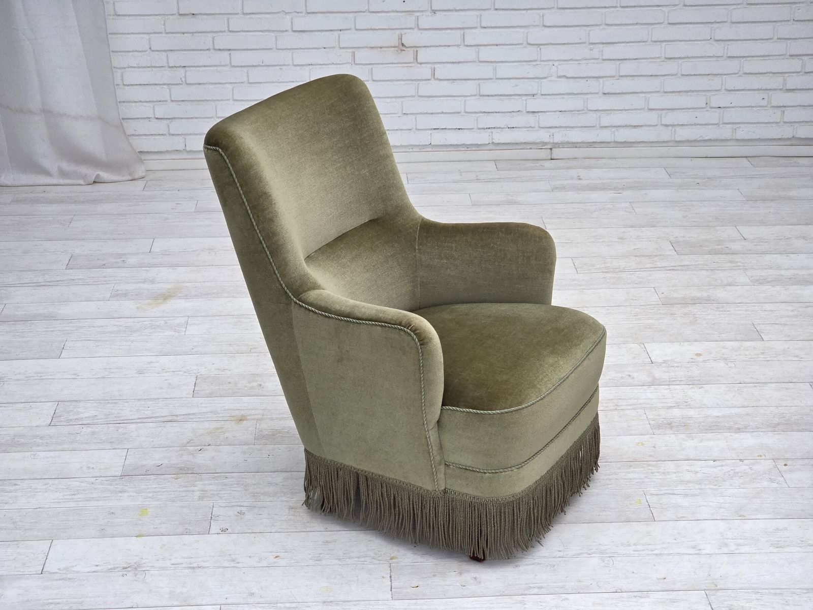 photo vinterior Jaren 1970, Deense Fauteuil Met Hoge Rug, Groen Meubelvelours.