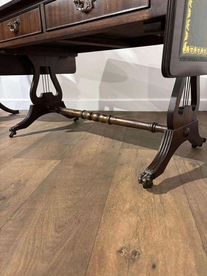 photo vinterior Vintage Mahogany Drop Leaf Coffee Table