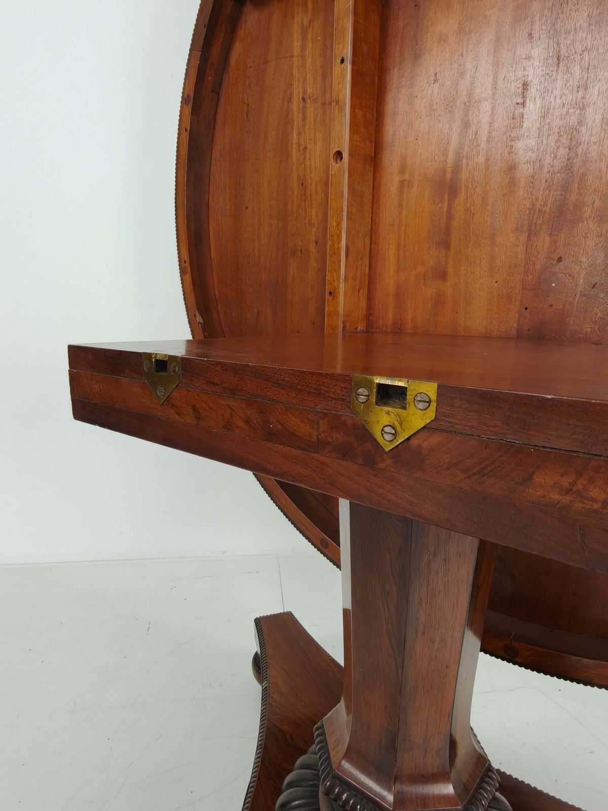 Fine Quality 19th Century William IV Rosewood Breakfast Tilt Top Table – C.1820 photo vintage