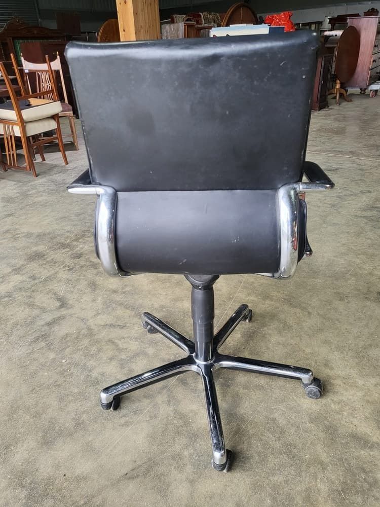 Black Leather Chrome Swivel Tilt Adjust Height Office Chair photo vinterior