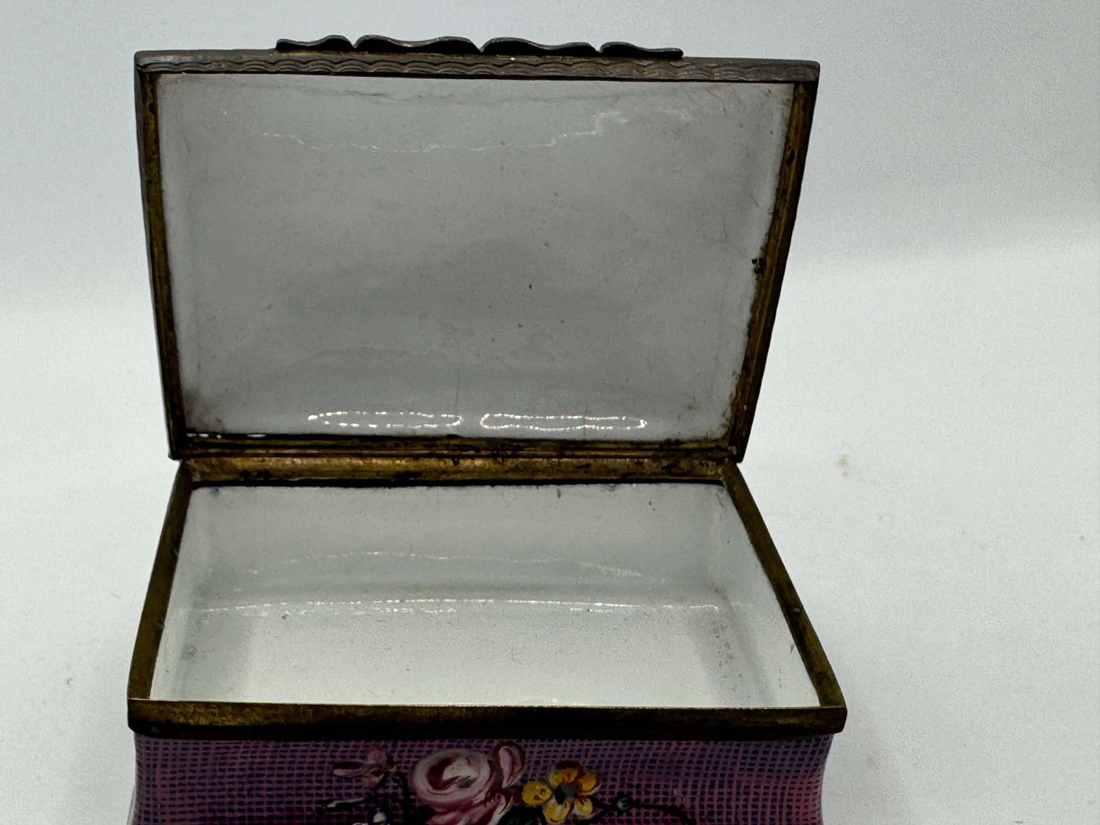 Home Decor 18th Century Bilston Enamel Rectangular Patch / Snuff Box Circa 1775 photo