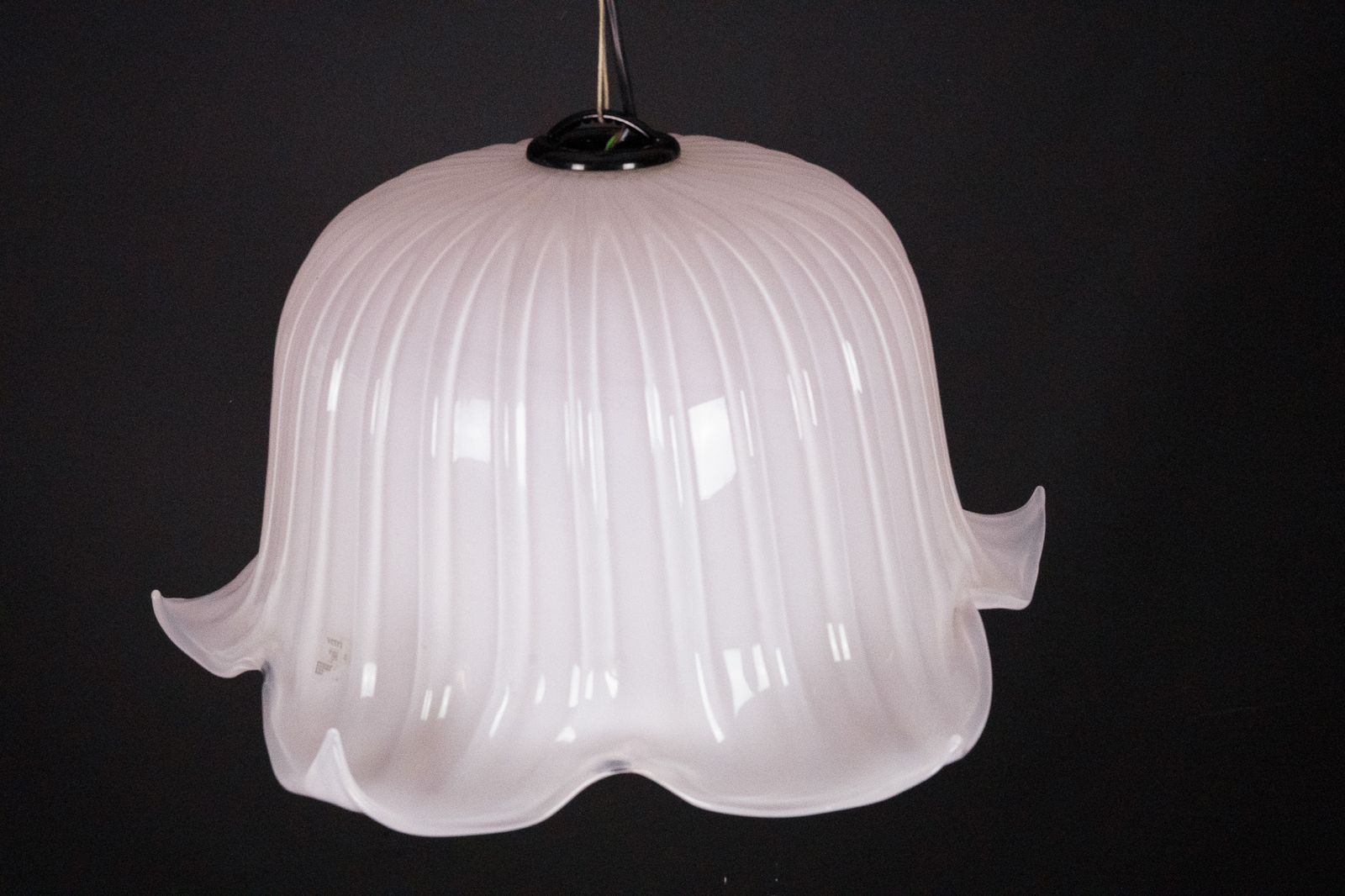 Large Vintage Flower Shaped Chandelier In Pink Murano Glass, Italy 1980s. photo vinterior