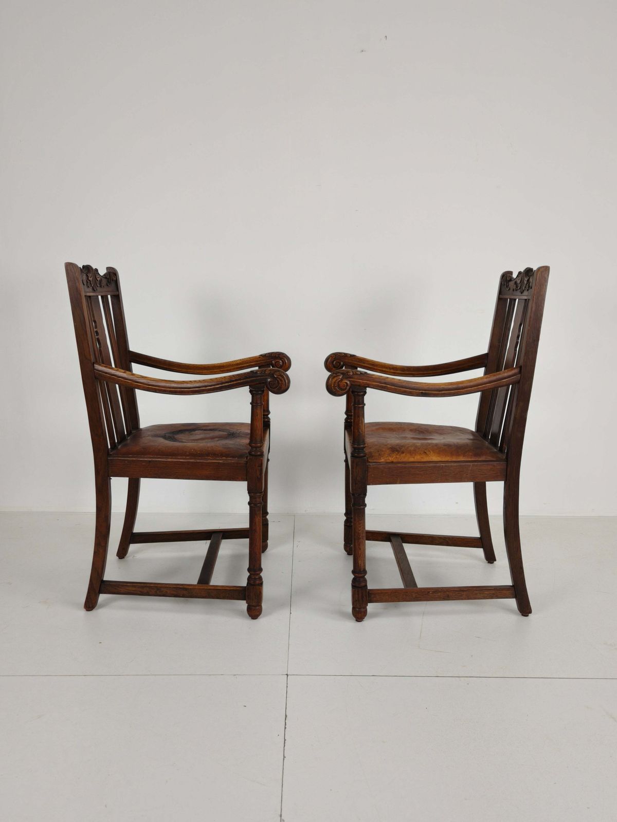 Pair Of F. Parker &Amp; Son Oak Armchairs – 19th Century English photo Furniture
