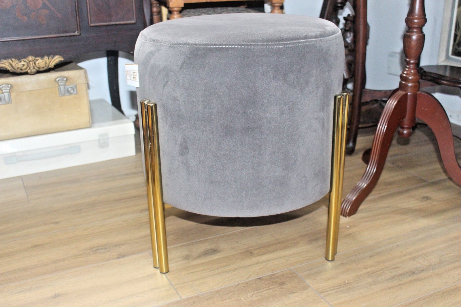 Houser Of Llb Foot Stool Velvet Round With Brass Legs 40x40x48 Cm photo vinterior