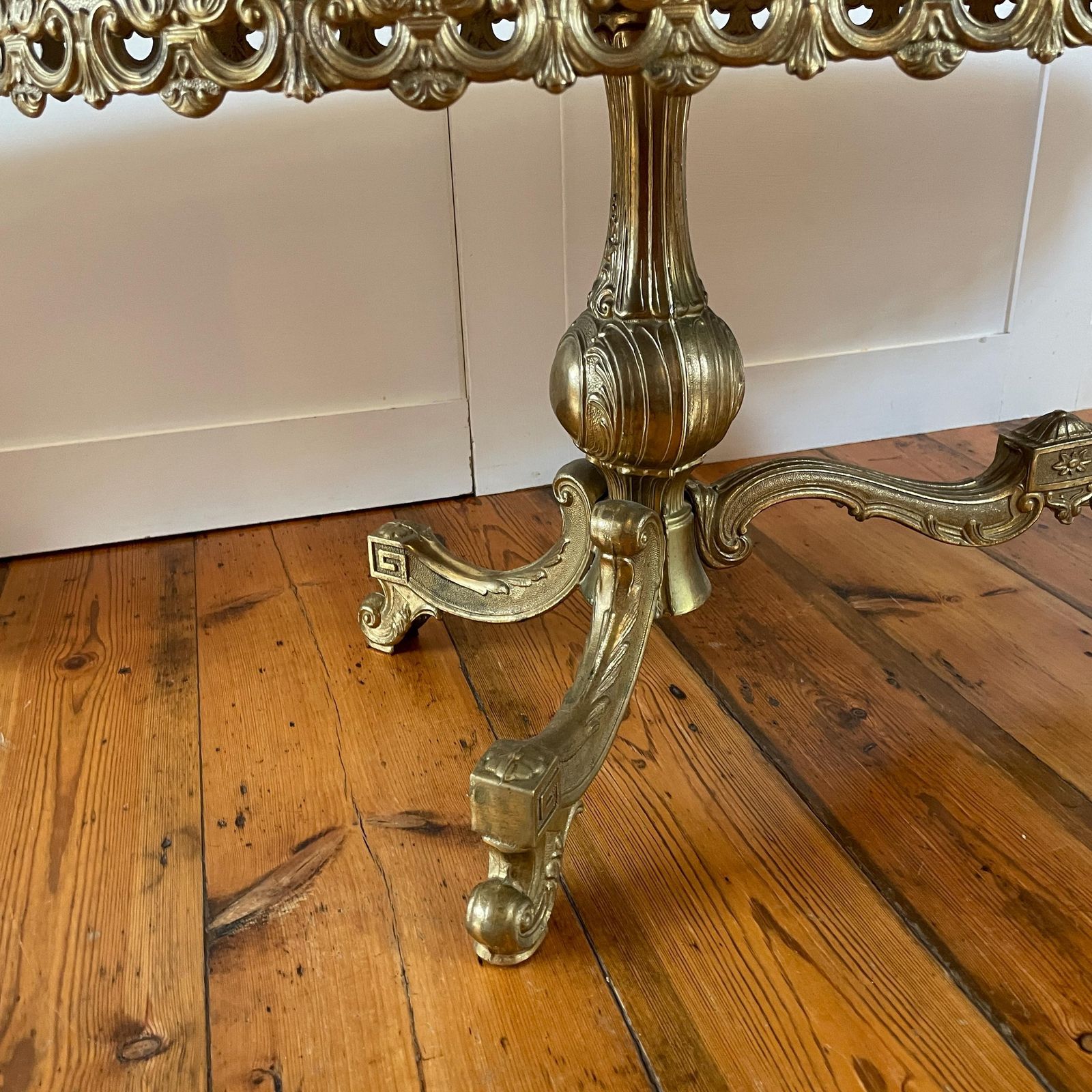Vintage Marble Onyx Coffee Table Regency Style Gold Metal Ornate Legs Coastal Beach Theme Stone Top Mid Century Italian Style Living Room photo vintage