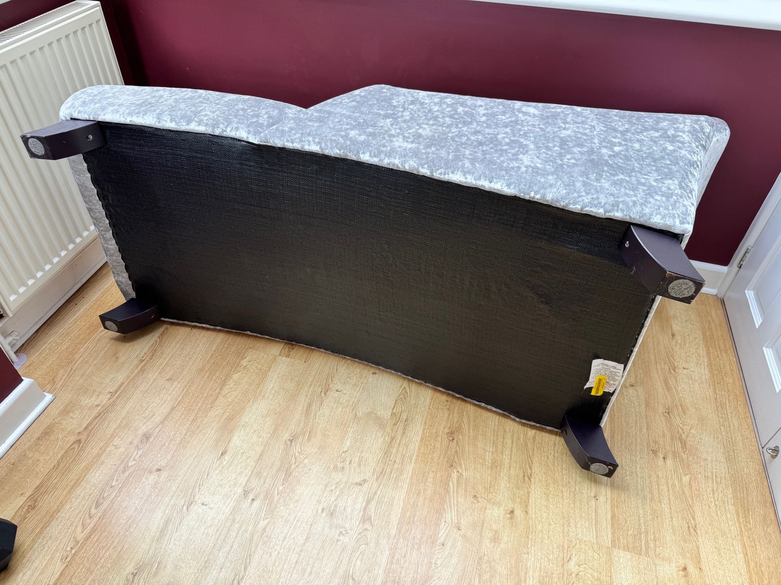 Silver Crushed Velvet Chaise Longue – Excellent Condition – £300 Ono photo furniture