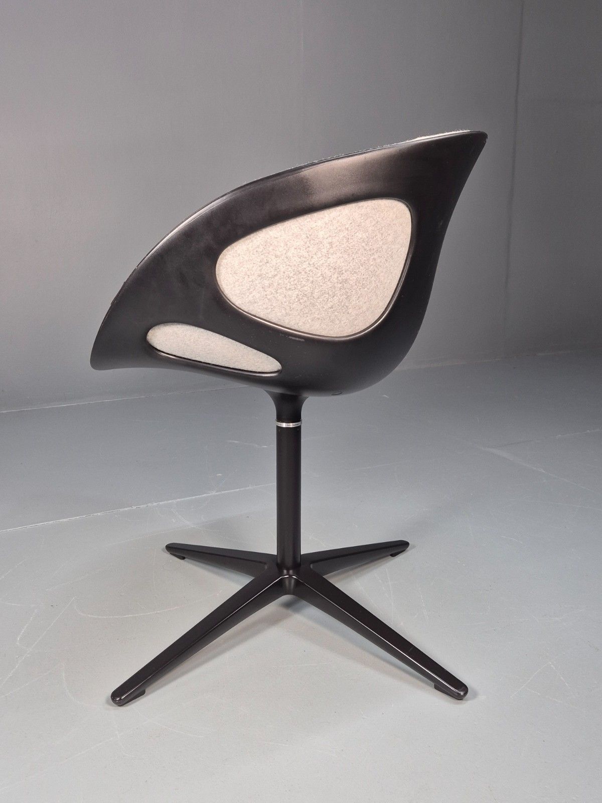 photo furniture Fritz Hansen Rin Chair By Hiromochi Konno Full Upholstery Modern Eb10565 Mswi