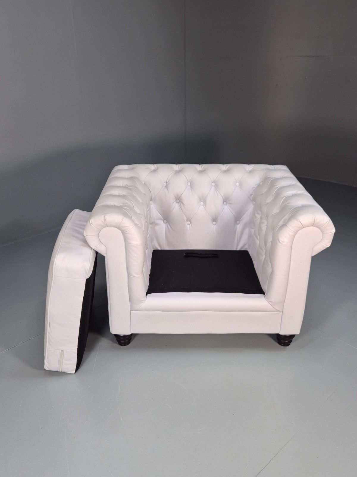 White Vinyl Vegan Leather Chesterfield Armchair Retro Club Chair Eb10455 Vche photo vinterior