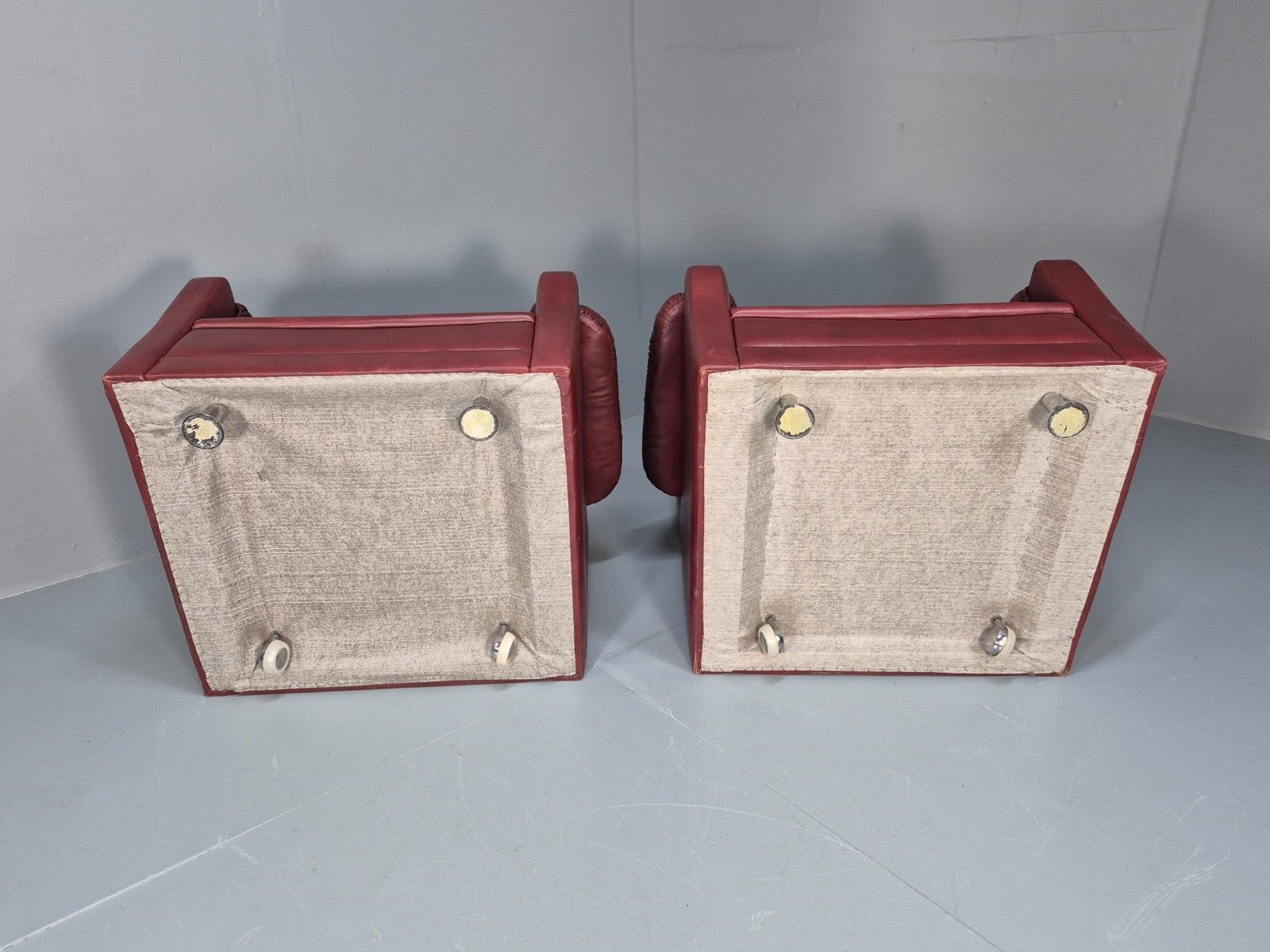 photo vinterior 2 Vintage Danish Lounge Chairs Burgundy Leather 1980s Retro Mcm Eb10329 Mnor