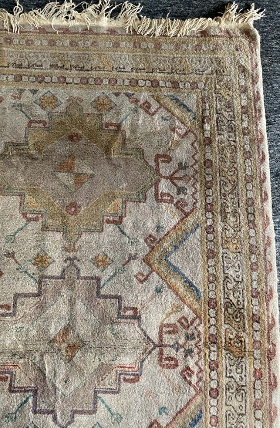 Elegant Beige Oushak Rug, Hand Knotted. photo vinterior