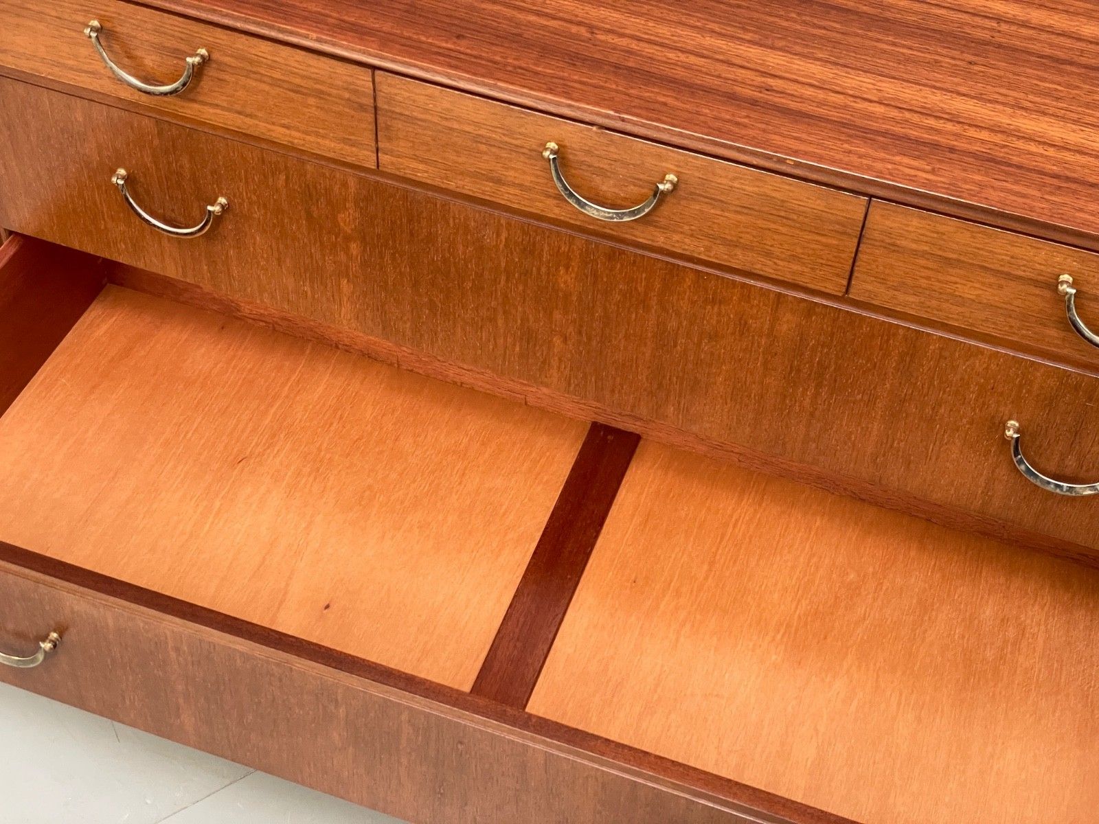 photo vinterior Vintage Meredew Chest Of Drawers Walnut Brass Handles Retro 1960s Eb10140 Mwoo