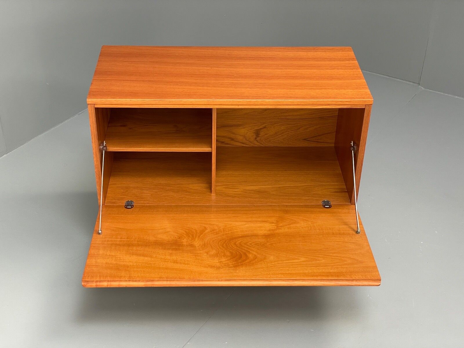 Vintage Teak Media Unit Drop Door Cabinet By Beaver & Tapley Eb9743 Mwoo photo 200.0