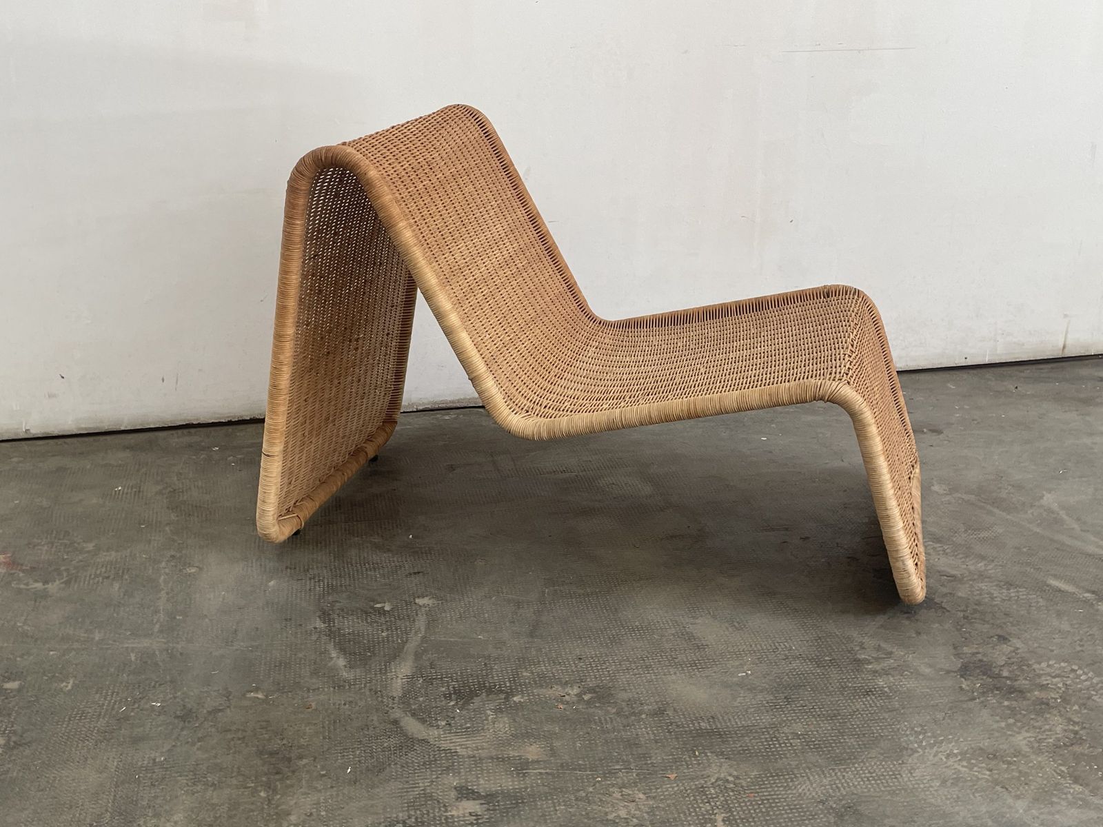 P3 Rattan Lounge Chair, 1980s, Vintage photo furniture