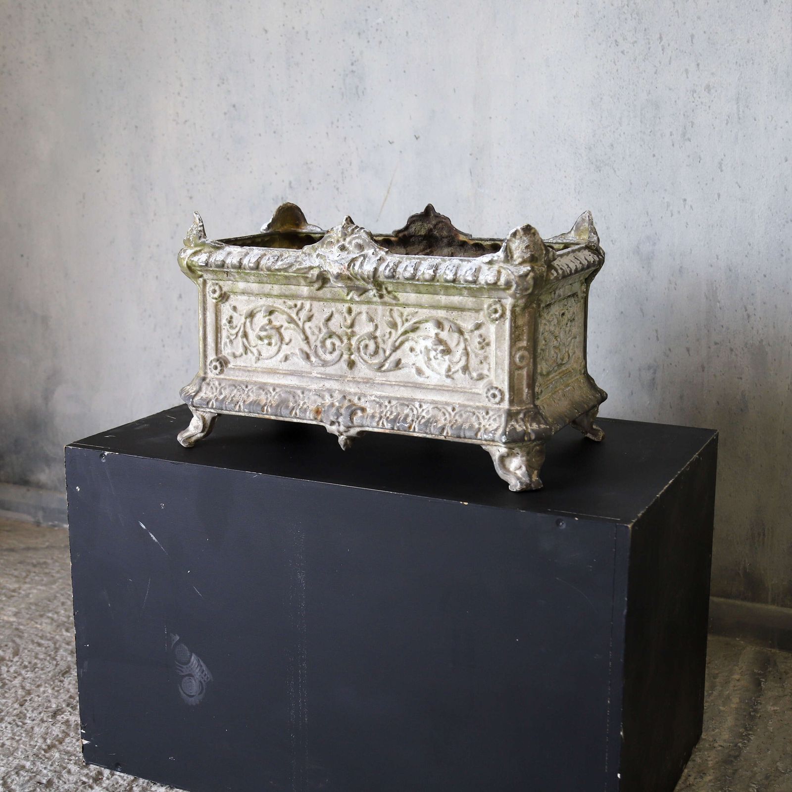 Large French Antique Cast Iron Garden Jardinière/Planter   Decorative And Functional photo for sale