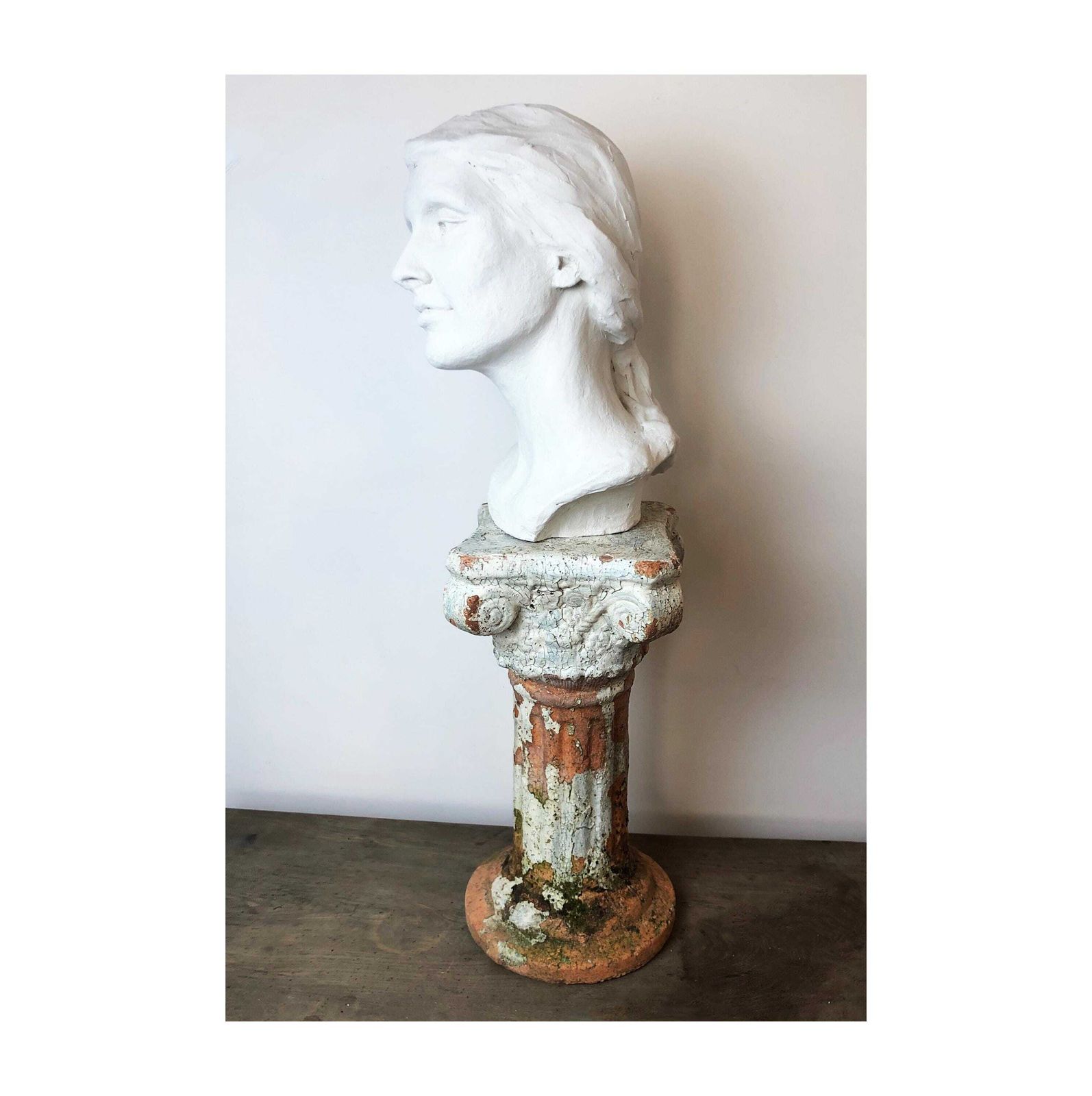 Art Vintage Life Size Female Head Sculpture On Black Wood Plinth White Plaster Bust Womans' Head Sculpture Art Studio Plaster Female Head Study photo