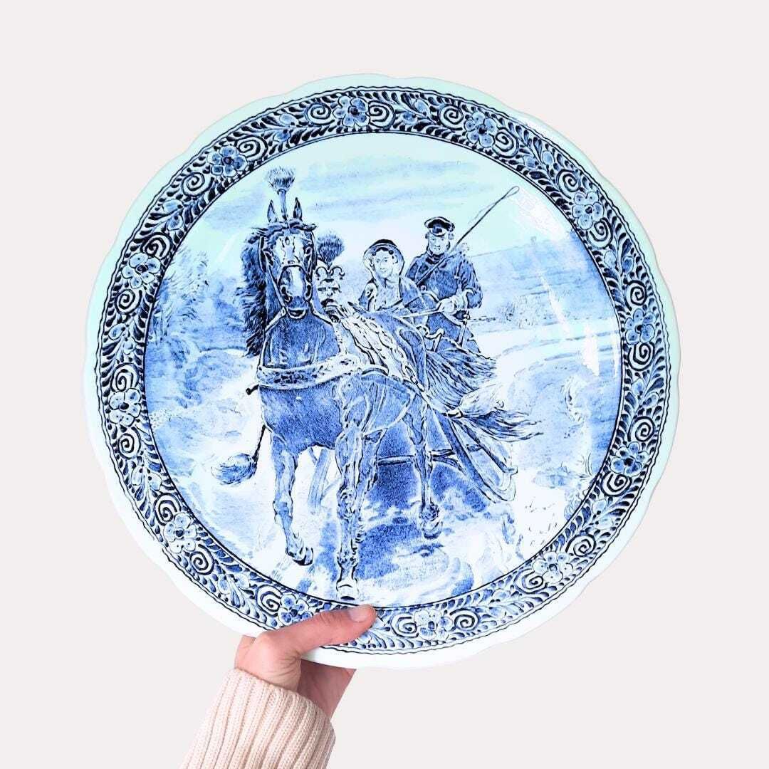 Large Delft Wall Plate Dutch Winter Scene With Horse Carriage By Boch Royal Sphinx C1960s, 39 Cm Diameter photo 60.0
