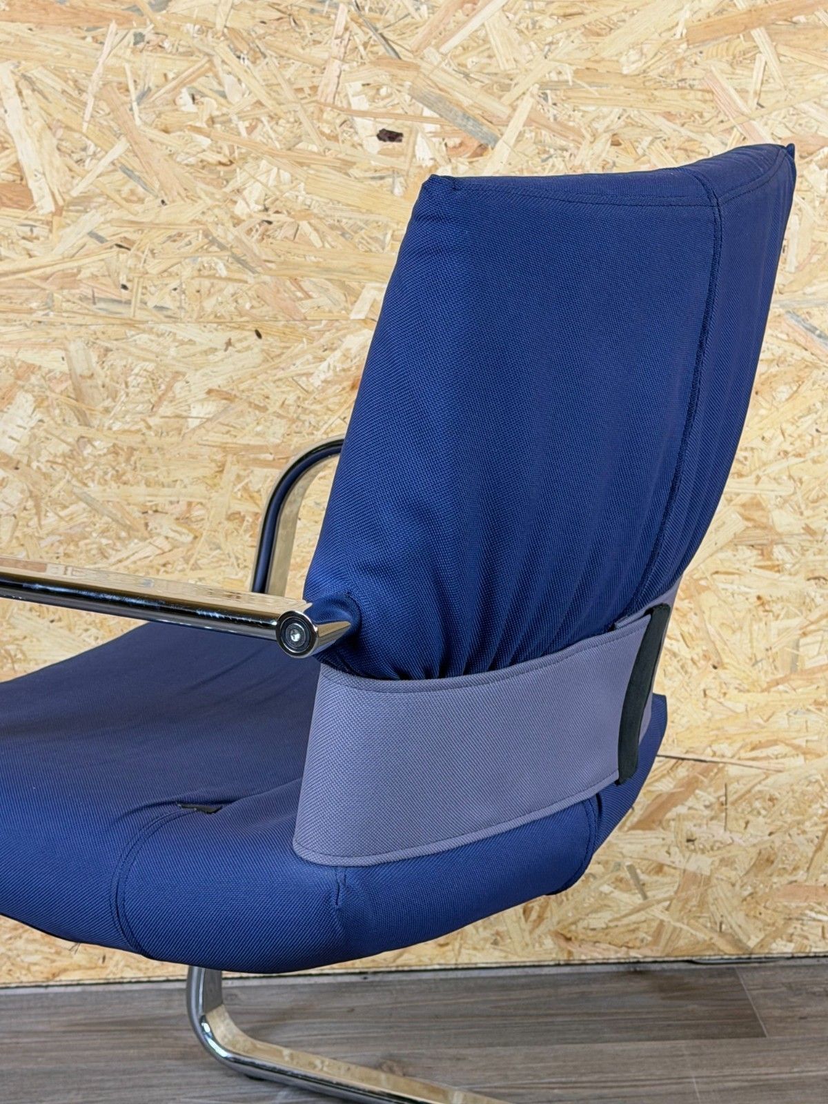 photo buy 1990s Vitra Figura Cantilever Chair Design Mario Bellini Object X Metal & Fabric
