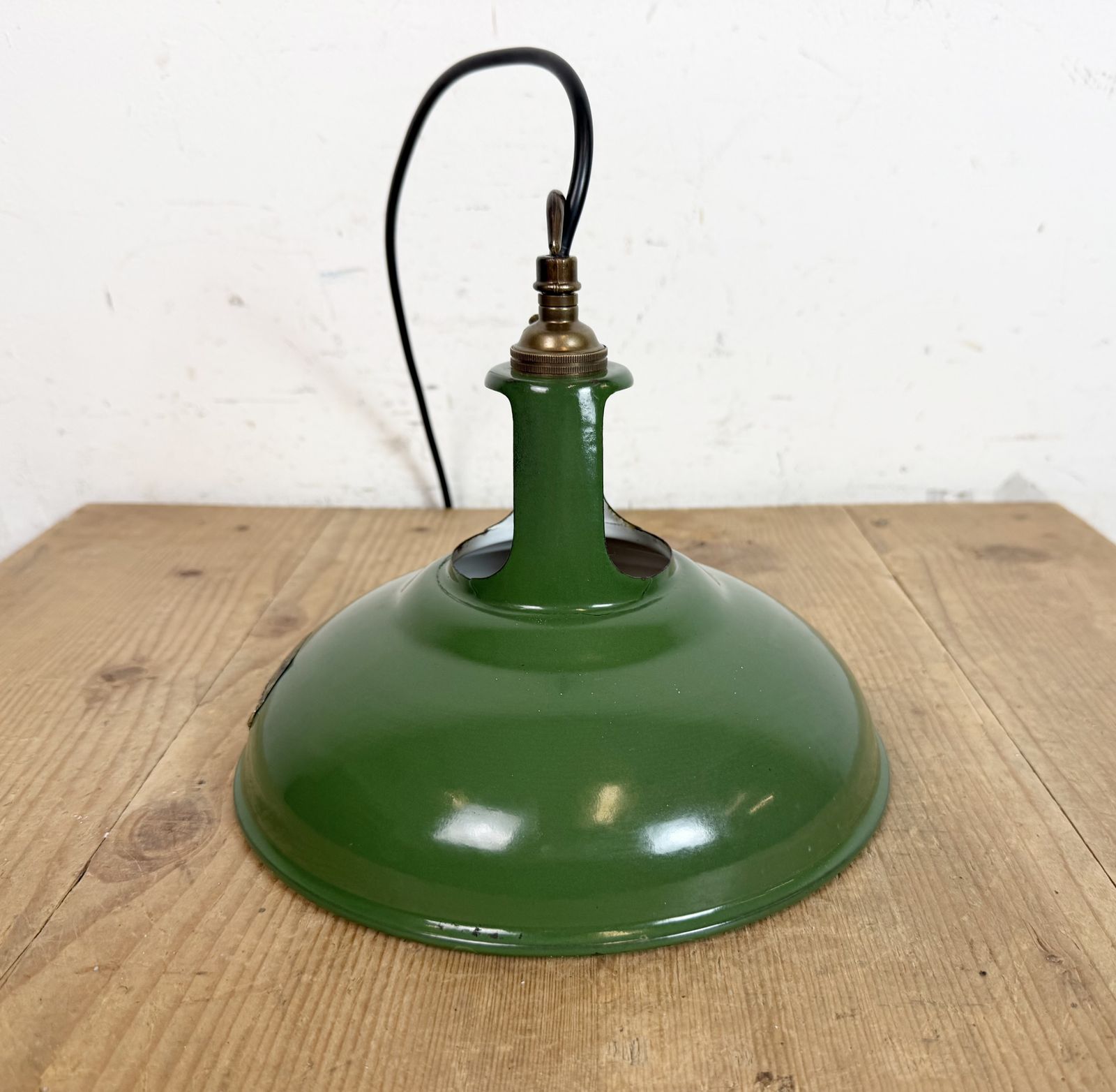 photo vintage Industrial Green Enamel Factory Pendant Lamp From Coolicon, 1950s