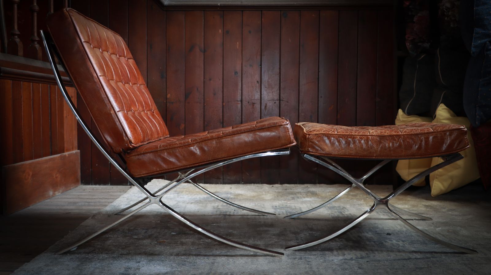 photo vintage Halo Timothy Oulton Barcelona Mies Vander Rohe Style Armchair Footstool Leather
