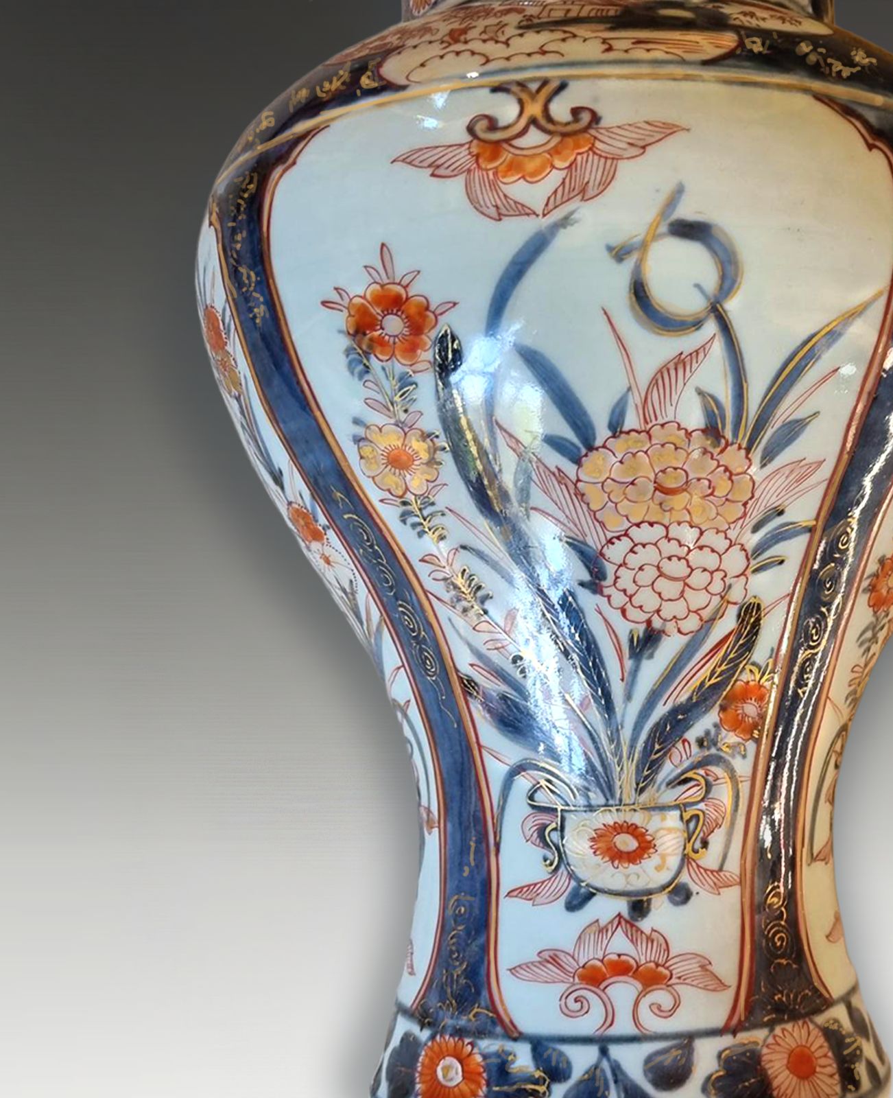 photo for sale Japanese Early Edo Arita Imari Lidded Vase. Rare Shape C1700 42cm W/Stand H.