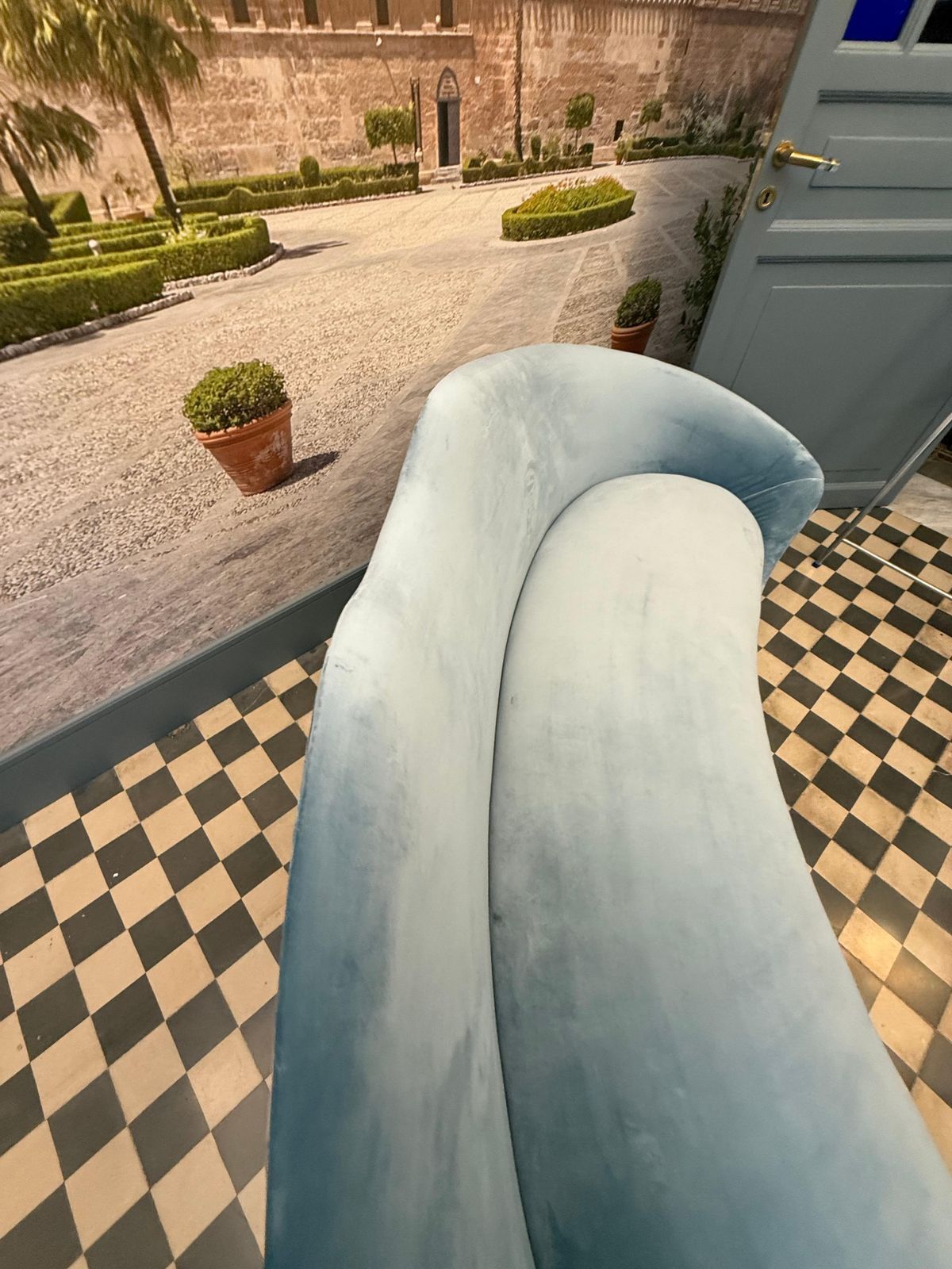 Cesare Lacca Curved Sofa, 1950s, Mid Century Wooden Cone Shaped Feet photo Furniture