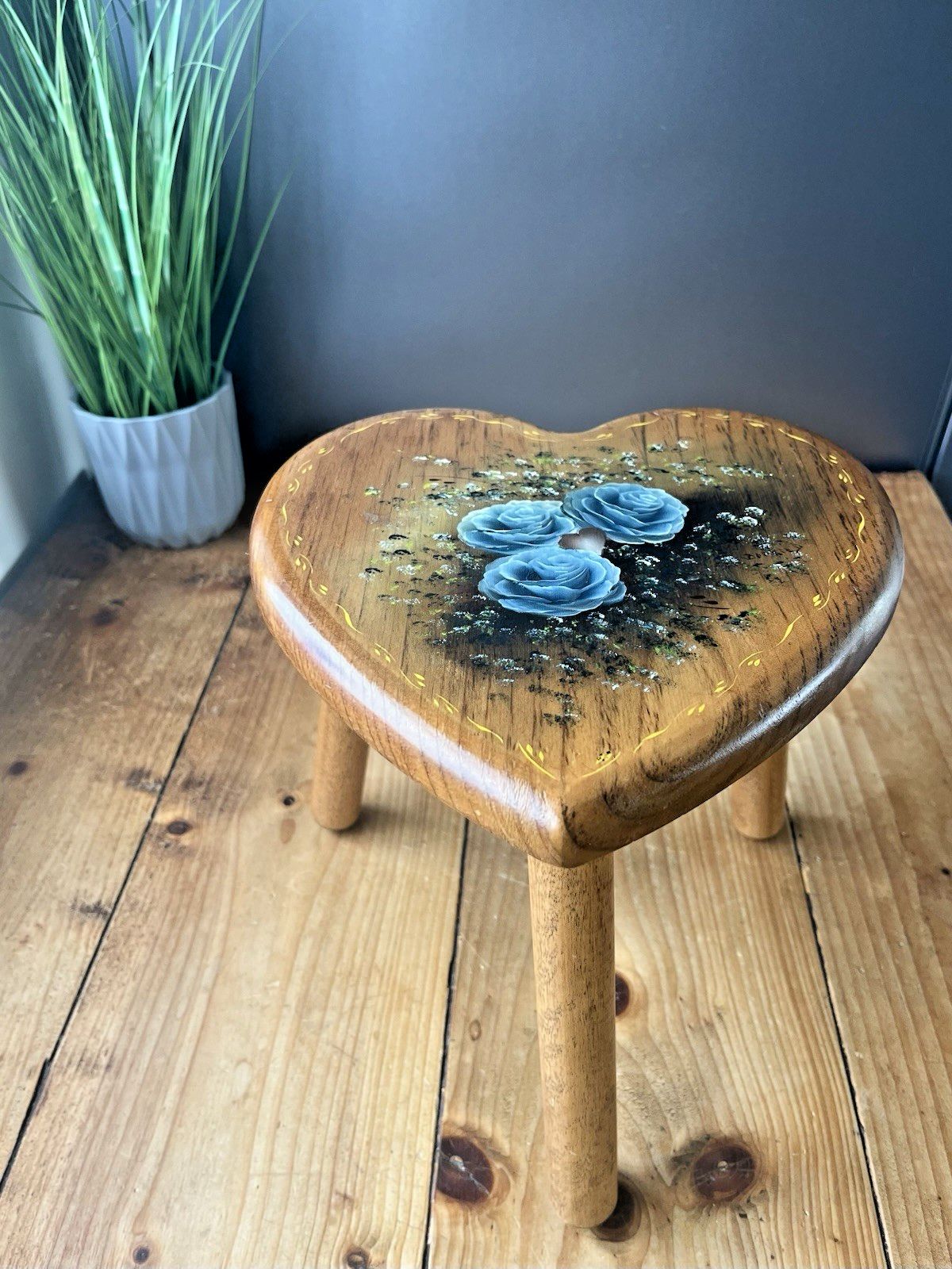 Vintage Heart Shaped Painted Love Stool Plant Stand Country Farmhouse Victorian photo for sale