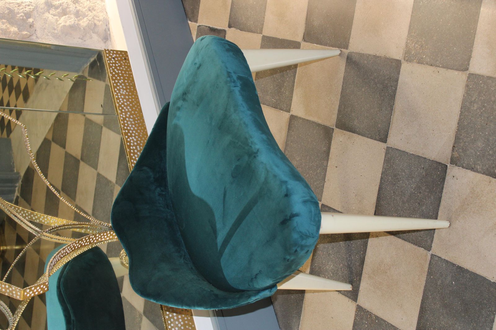 Vittorio Dassi 1950 Shaped Bench In Green Velvet And Gio Ponti Lacquered Feet photo furniture