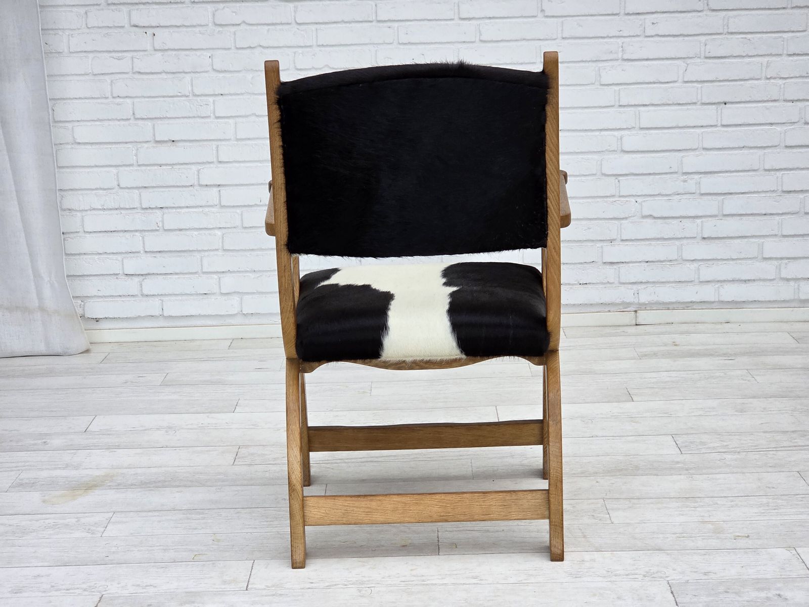 Ca. Jaren 1960, Deense Fauteuil Met Hoge Rug, Echt Koehide, Eikenhout, Opnieuw Bekleed. photo buy