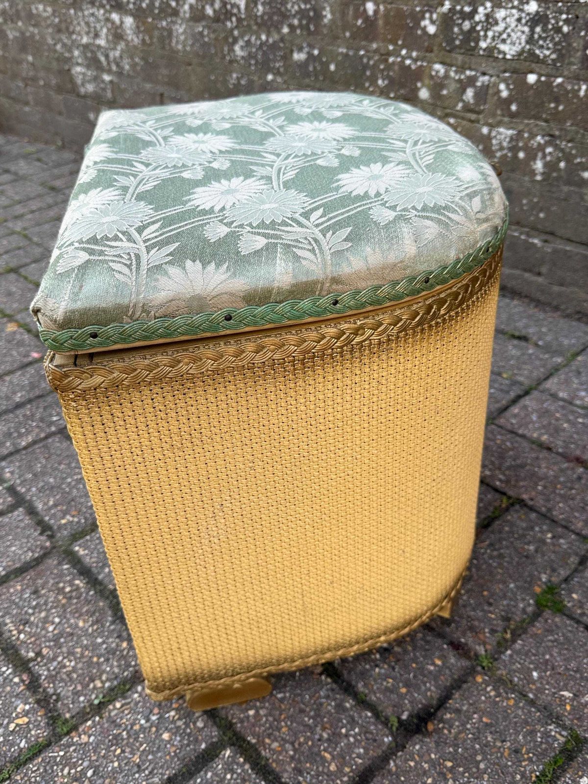 1950s Lloyd Loom Style Laundry Basket – Vgc Gold Wicker Storage Chest With Sage Green Floral Lid, Mid Century Bedroom Decor, Linen Basket photo for sale