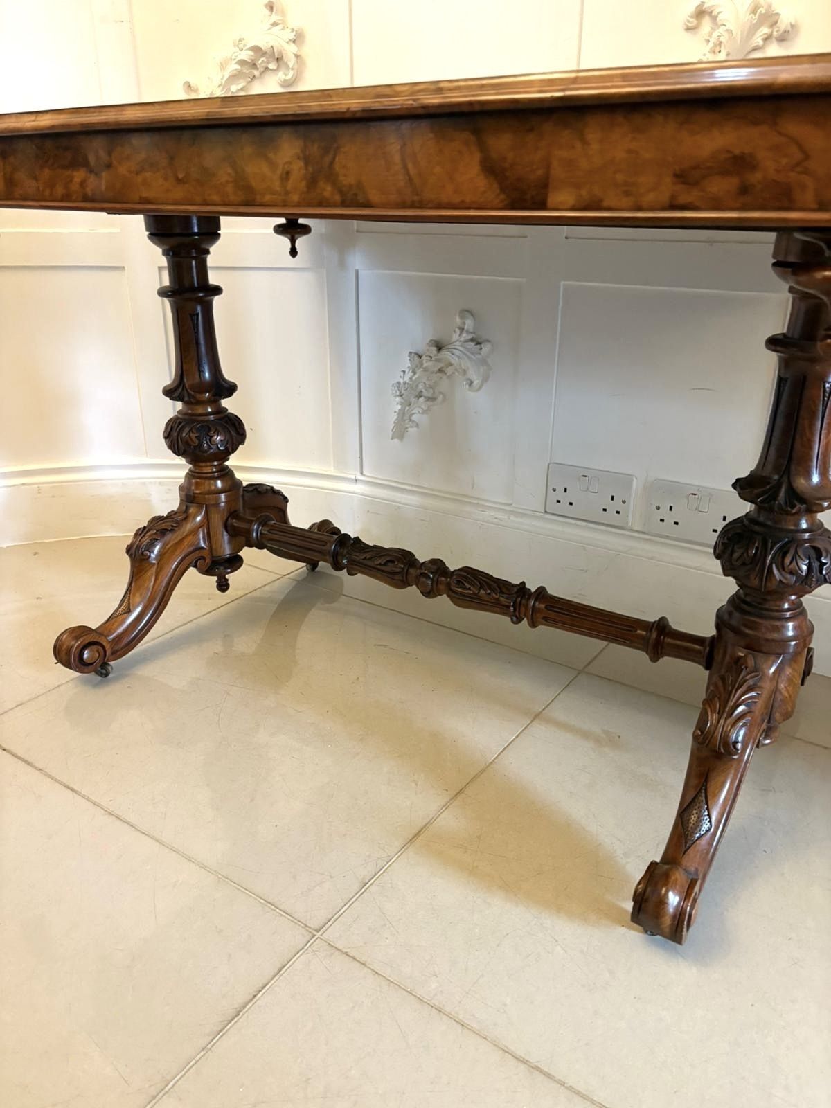 Outstanding Quality Antique 19th Century Burr Walnut Freestanding Centre Table photo vintage