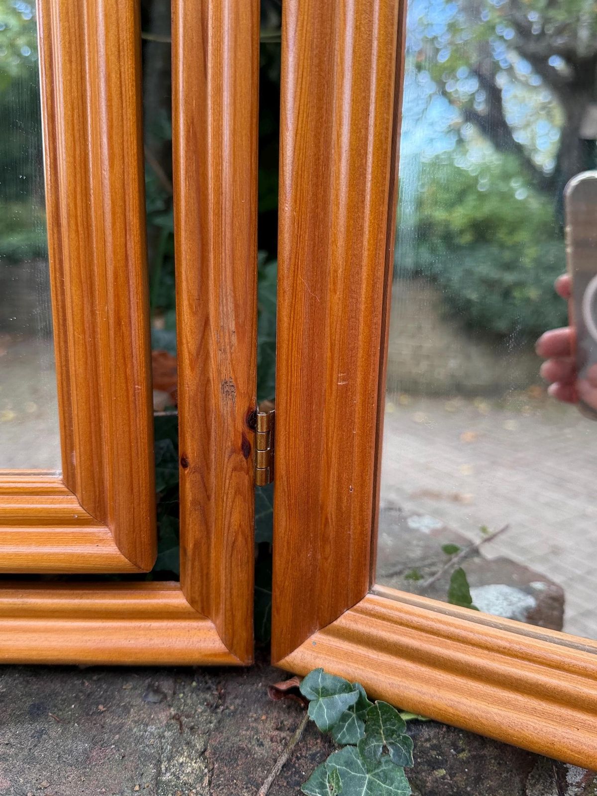photo furniture Vintage 1980s Pine Tri Fold Dressing Table Mirror – Retro Three Panel Vanity Mirror / Warm Wood Framed Folding Mirror, Vintage Triple Mirror
