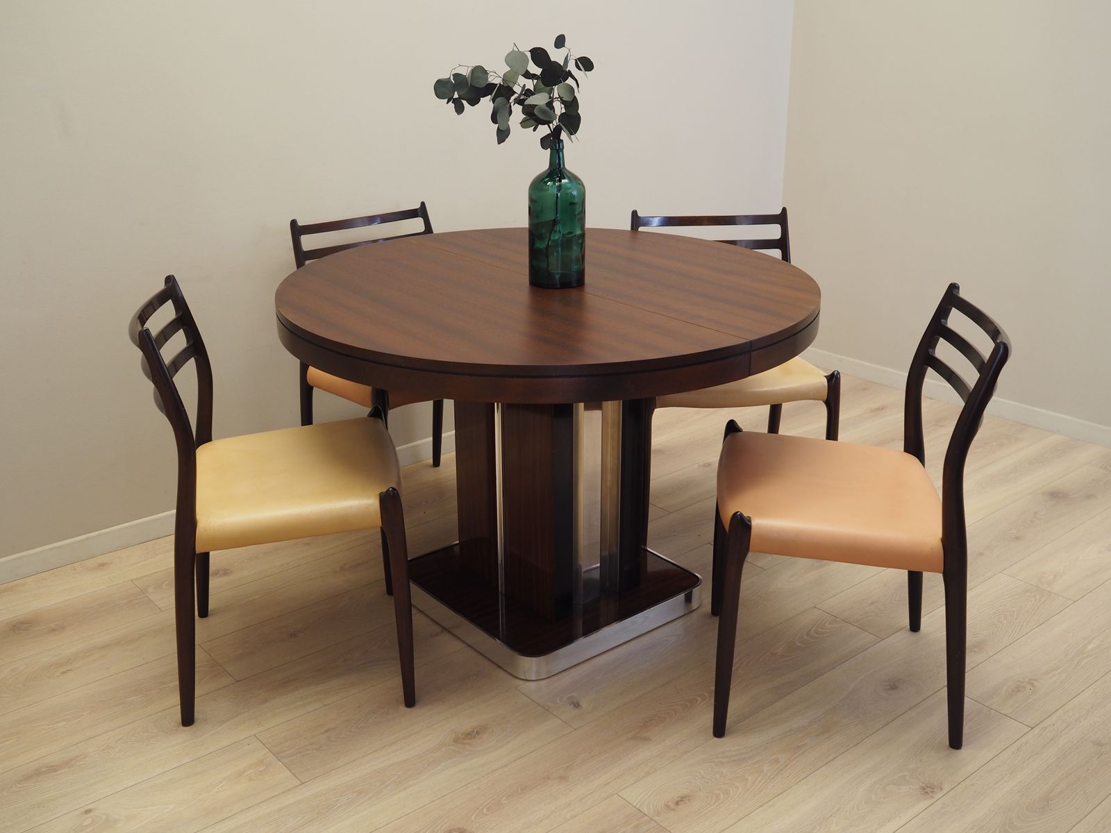 Round Mahogany Table, Italian Design, 1970s, Production: Italy photo for sale