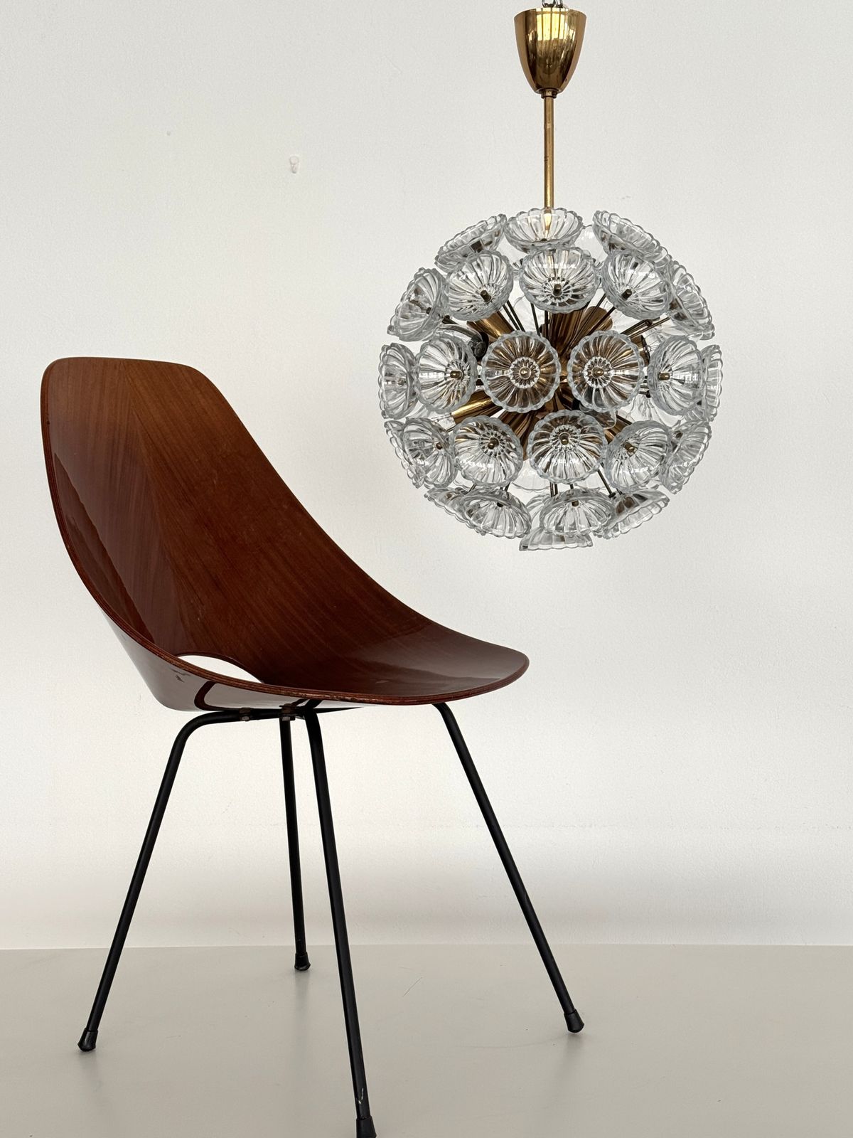 Midcentury Sputnik 'Dandelion' Chandelier Glass Flowers & Brass, Germany 1960 photo furniture