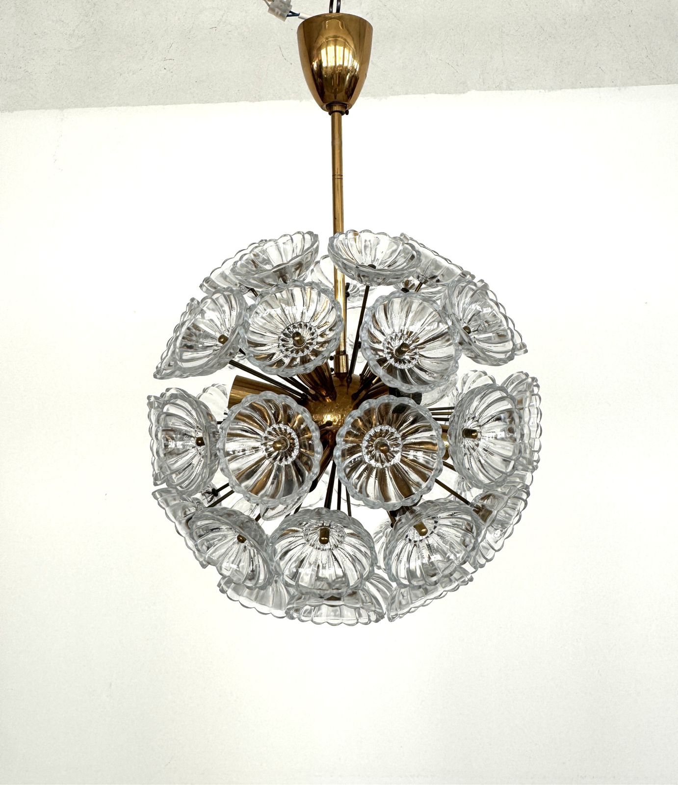 Midcentury Sputnik 'Dandelion' Chandelier Glass Flowers & Brass, Germany 1960 photo buy