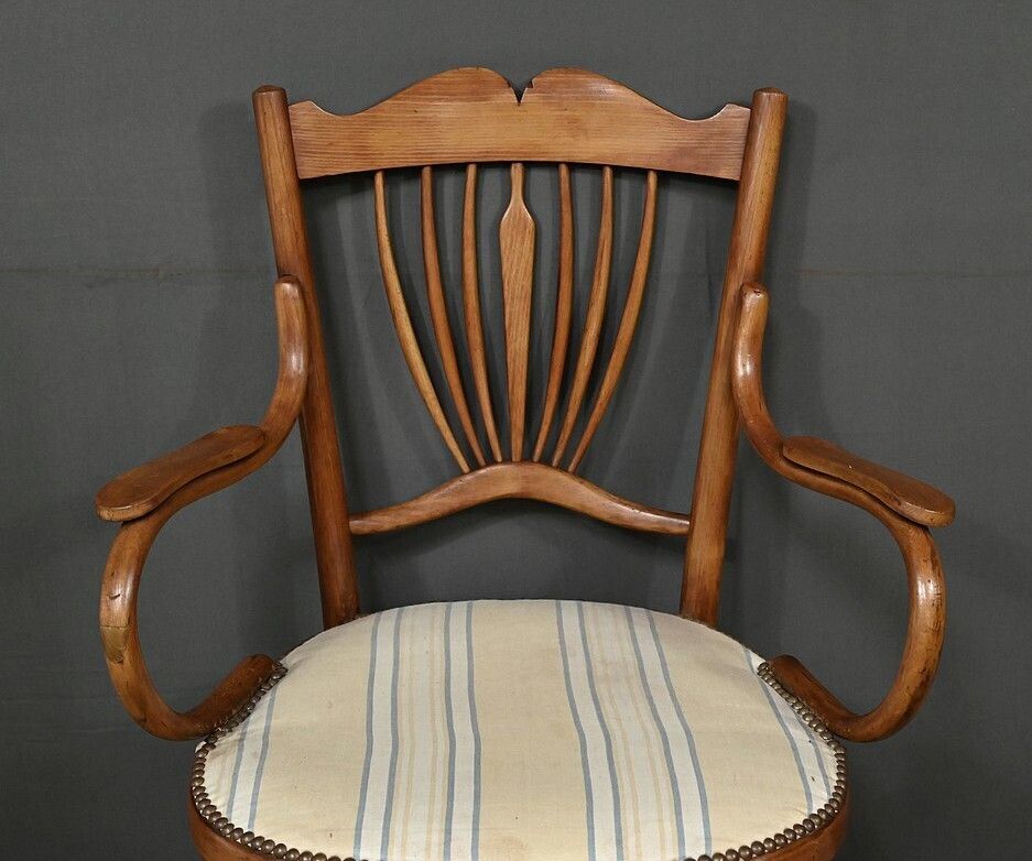 Curved Beech Armchair, Maison Fischel, Art Nouveau – Early 20th Century photo Furniture