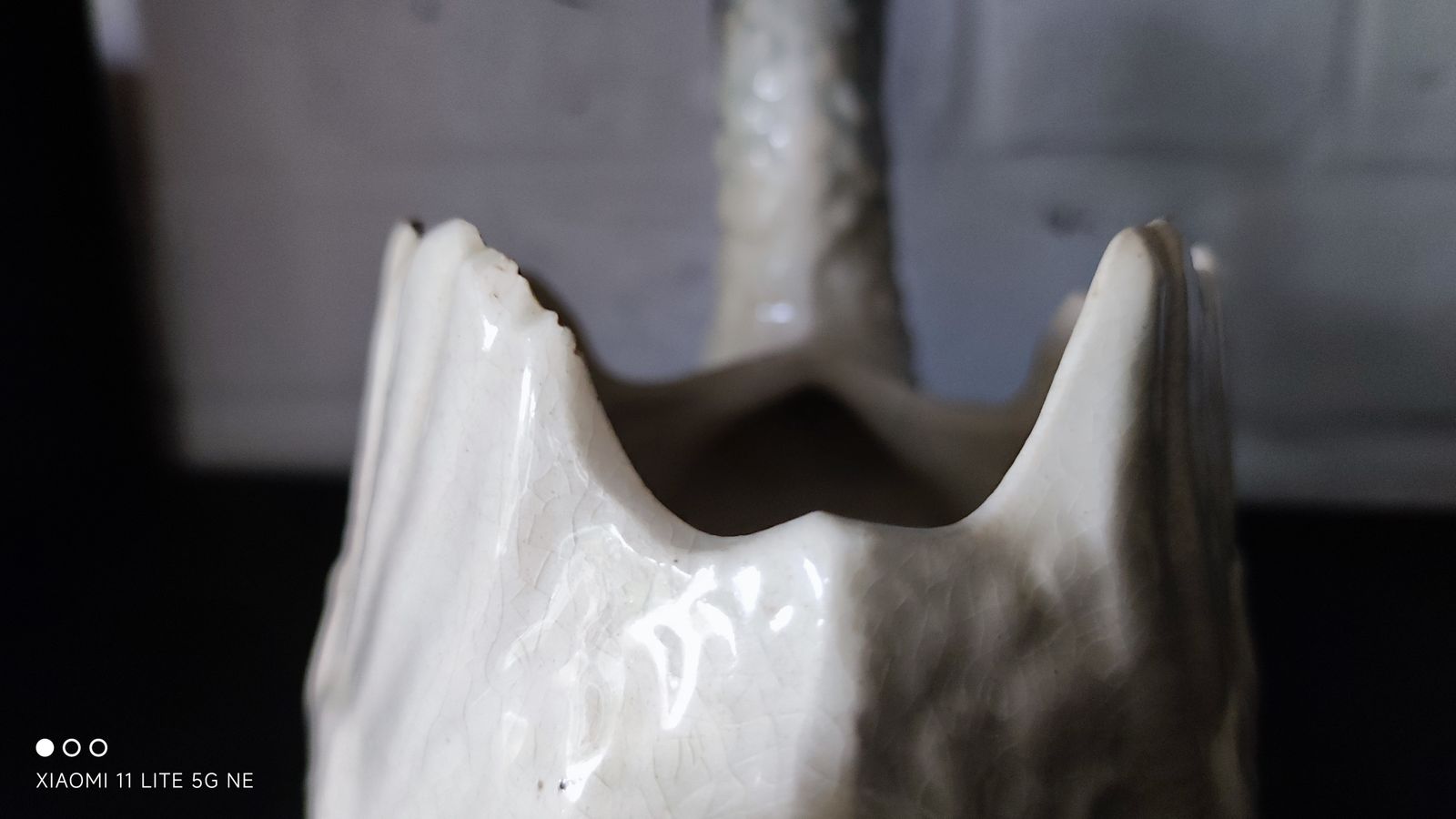 photo vintage Antique Swan Jardiniere Majolica Flower Plant Pot