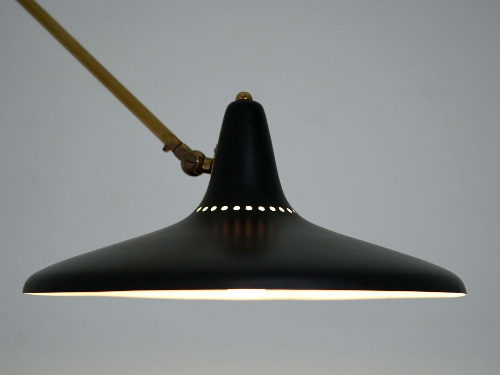 photo vinterior Stilnovo No 3030 Wall Light In Brass And Black Metal, Italy, 1950's