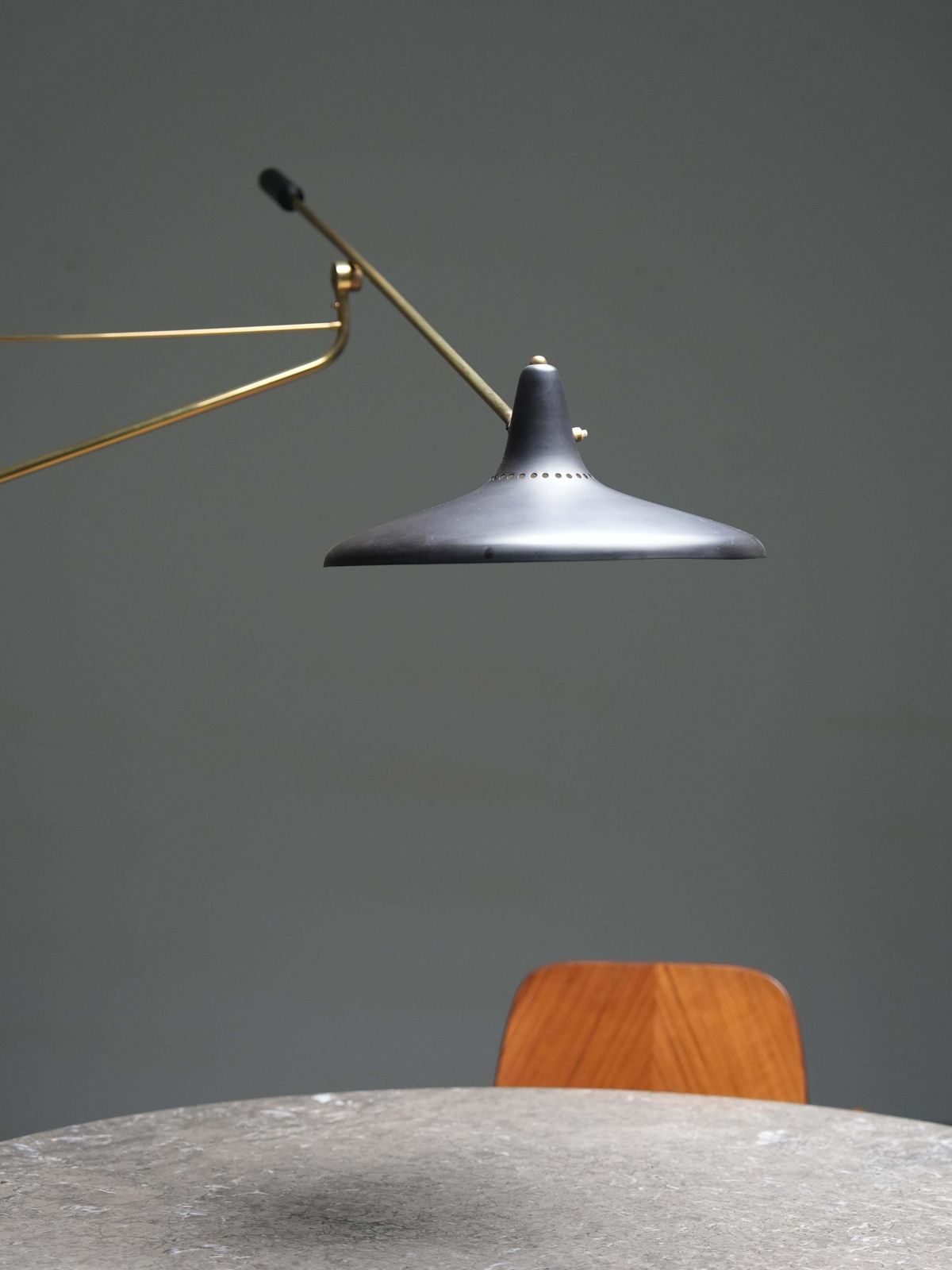photo vintage Stilnovo No 3030 Wall Light In Brass And Black Metal, Italy, 1950's