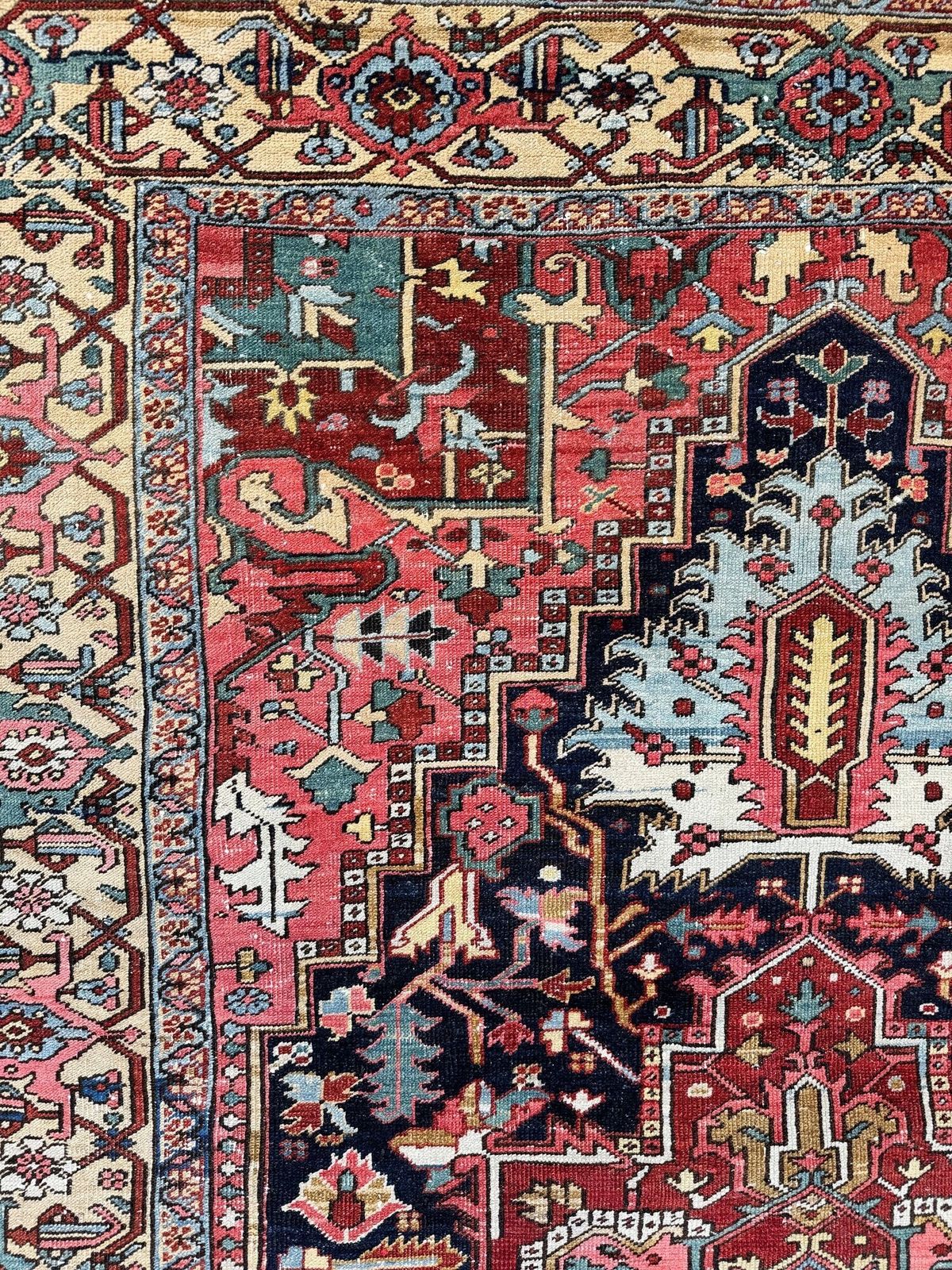 6900.0 Antique Heriz Carpet 3.29m X 2.12m photo