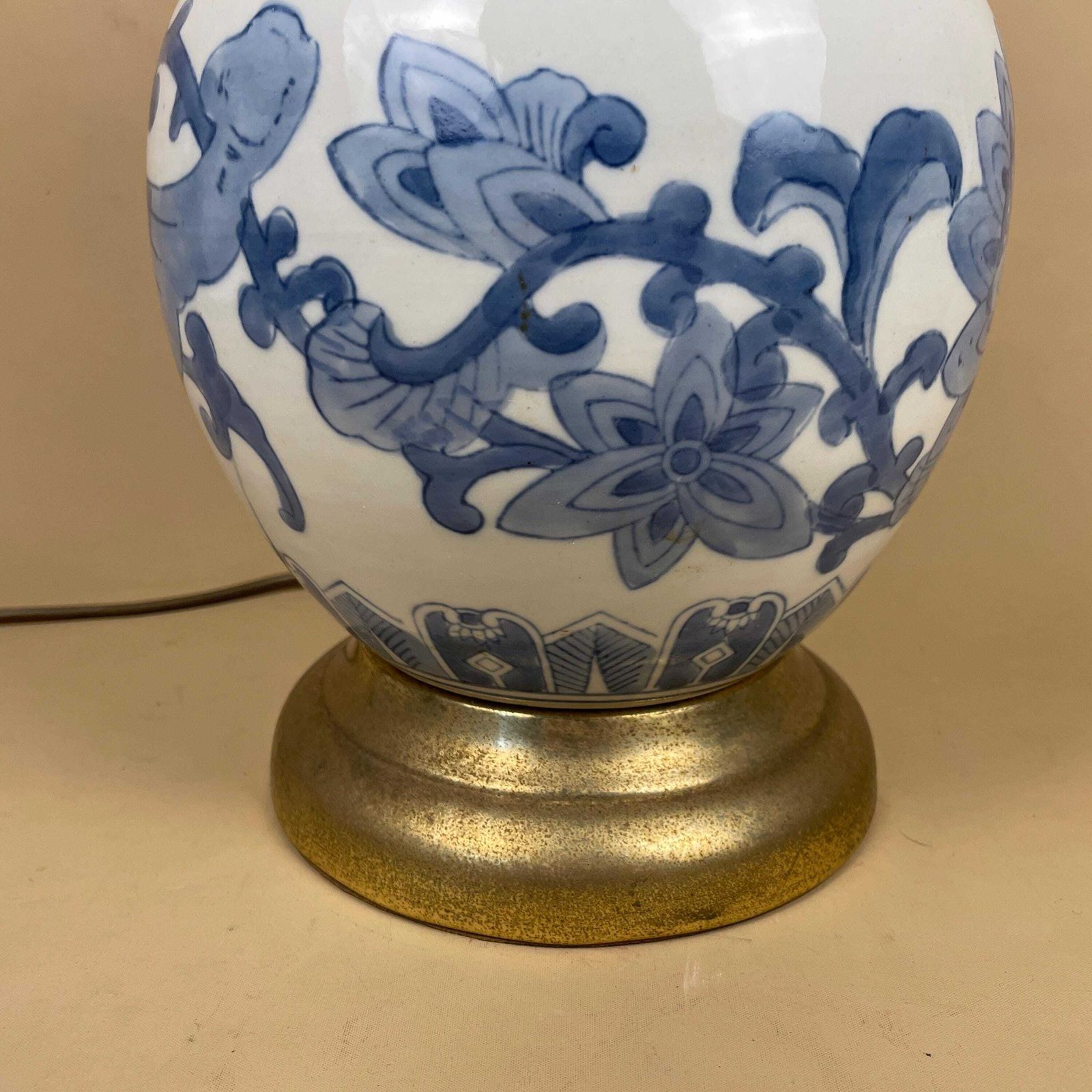 Oriental Ceramic Lamp Blue White Lotus Floral Hand Painted Gold Base Vintage Porcelain Table Lamp Classic Chinoiserie Decor Brass Fittings photo 151.0