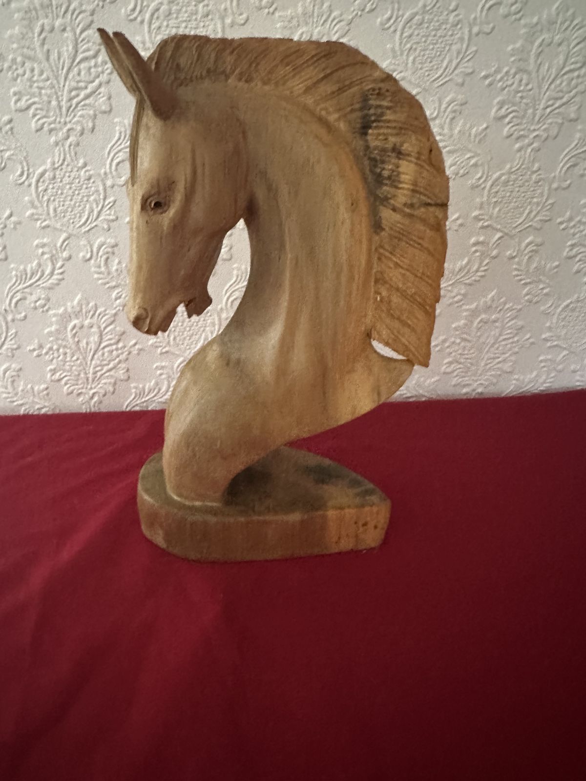 photo furniture Unique Hand Carved Wooden Horse’s Head