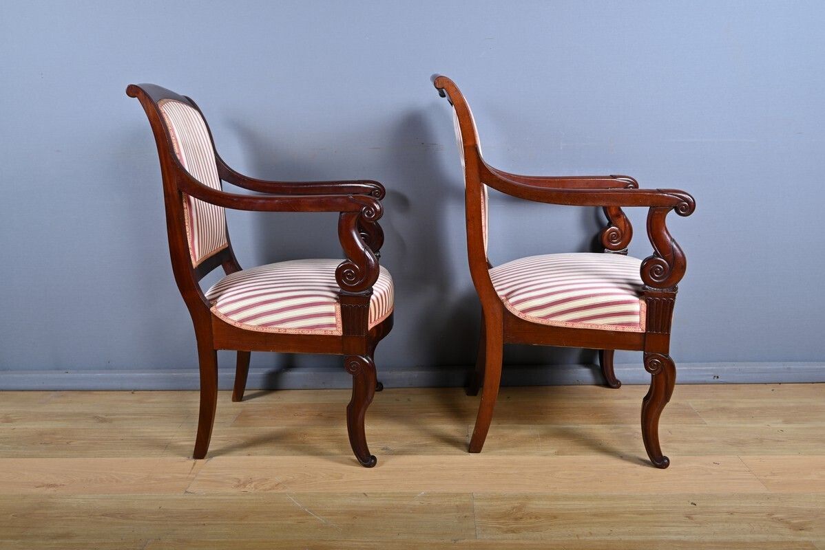 photo vinterior Pair Of Armchairs In Solid Cuban Mahogany, Restoration Period – Early 19th Century