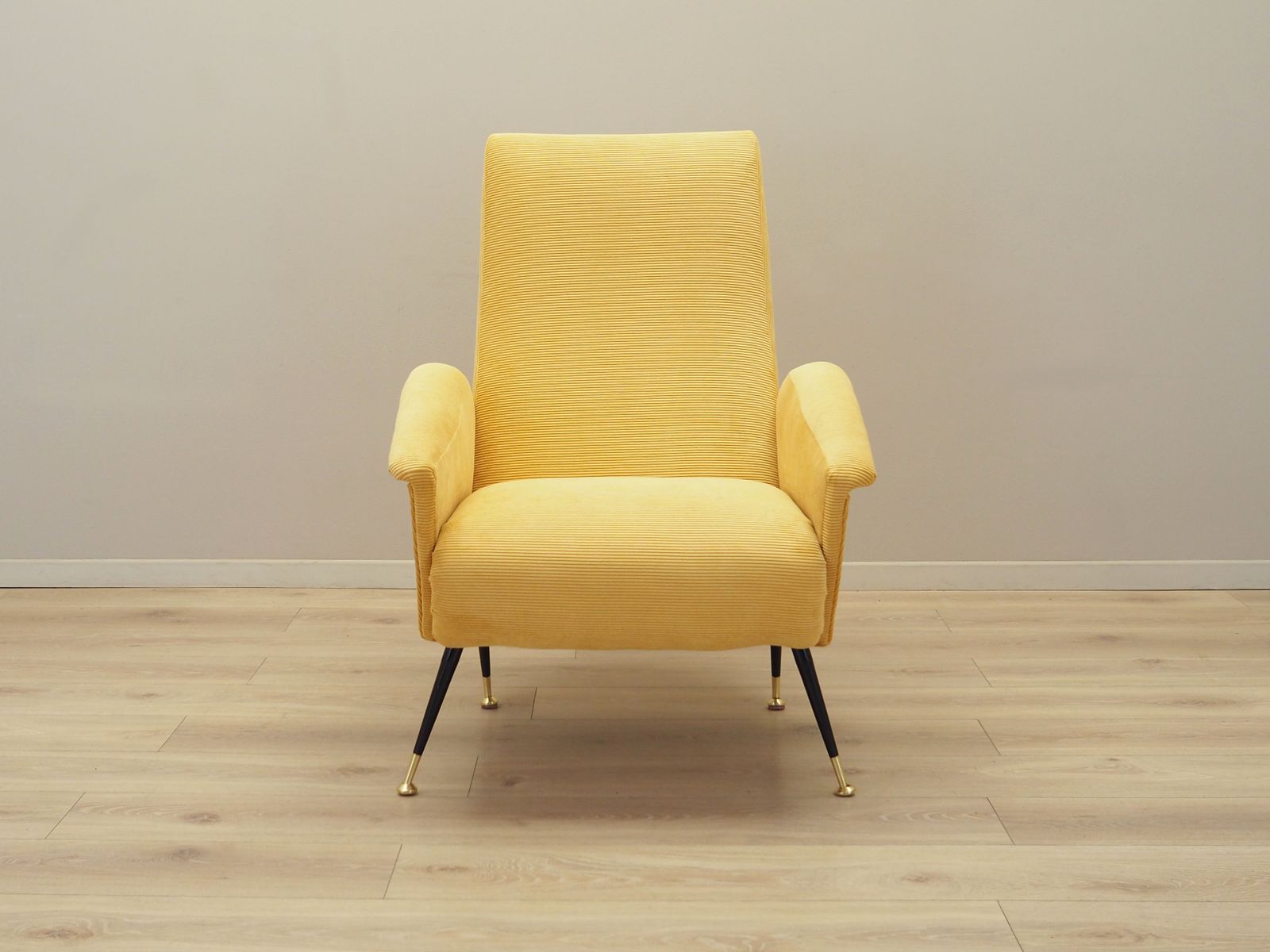 Gele Fauteuil, Italiaans Design, Jaren 1970, Productie: Italië photo for sale