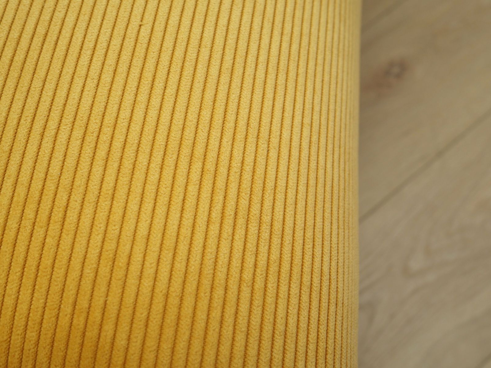photo vinterior Gele Fauteuil, Italiaans Design, Jaren 1970, Productie: Italië